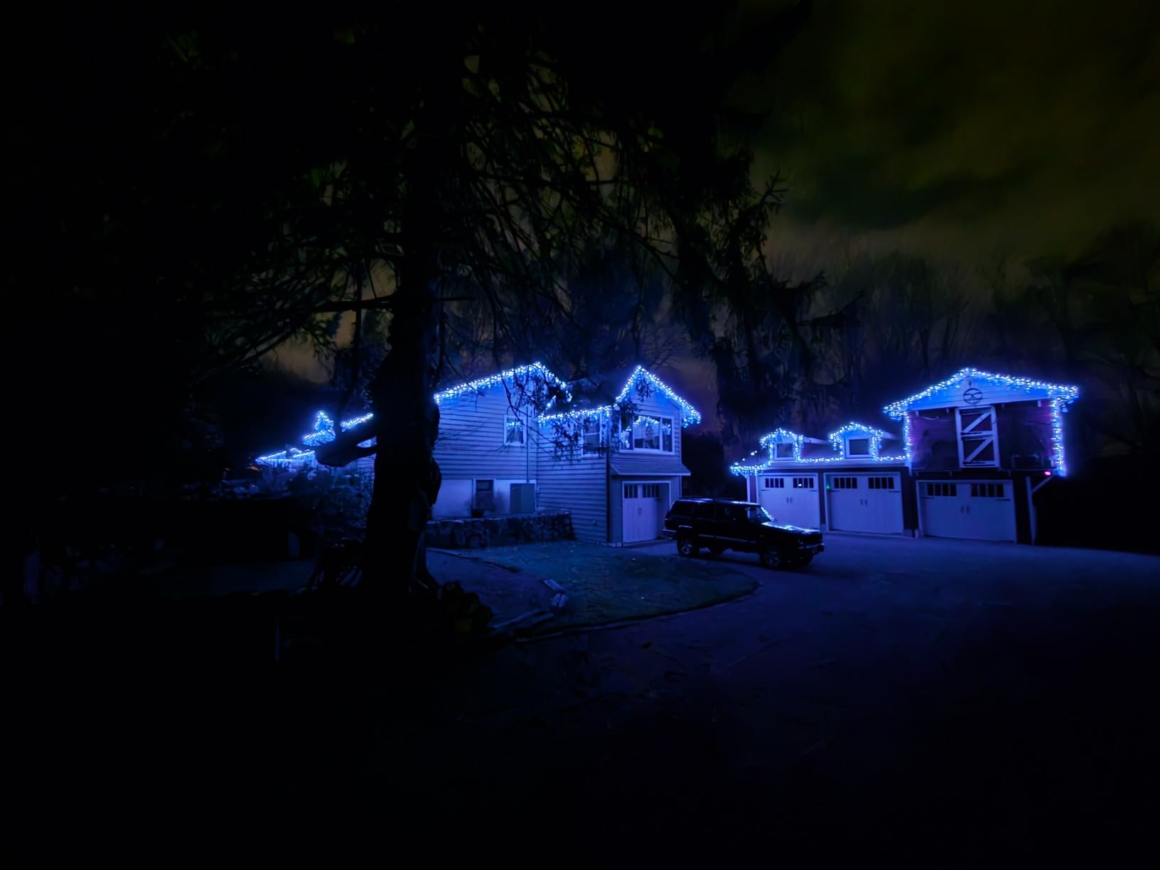 1620 LED 164FT Christmas Lights, 360 Drops Icicle Lights with 12 Modes | Blue and White Icicle String Lights with Timer and Dimming for Rooflines customer photo 1