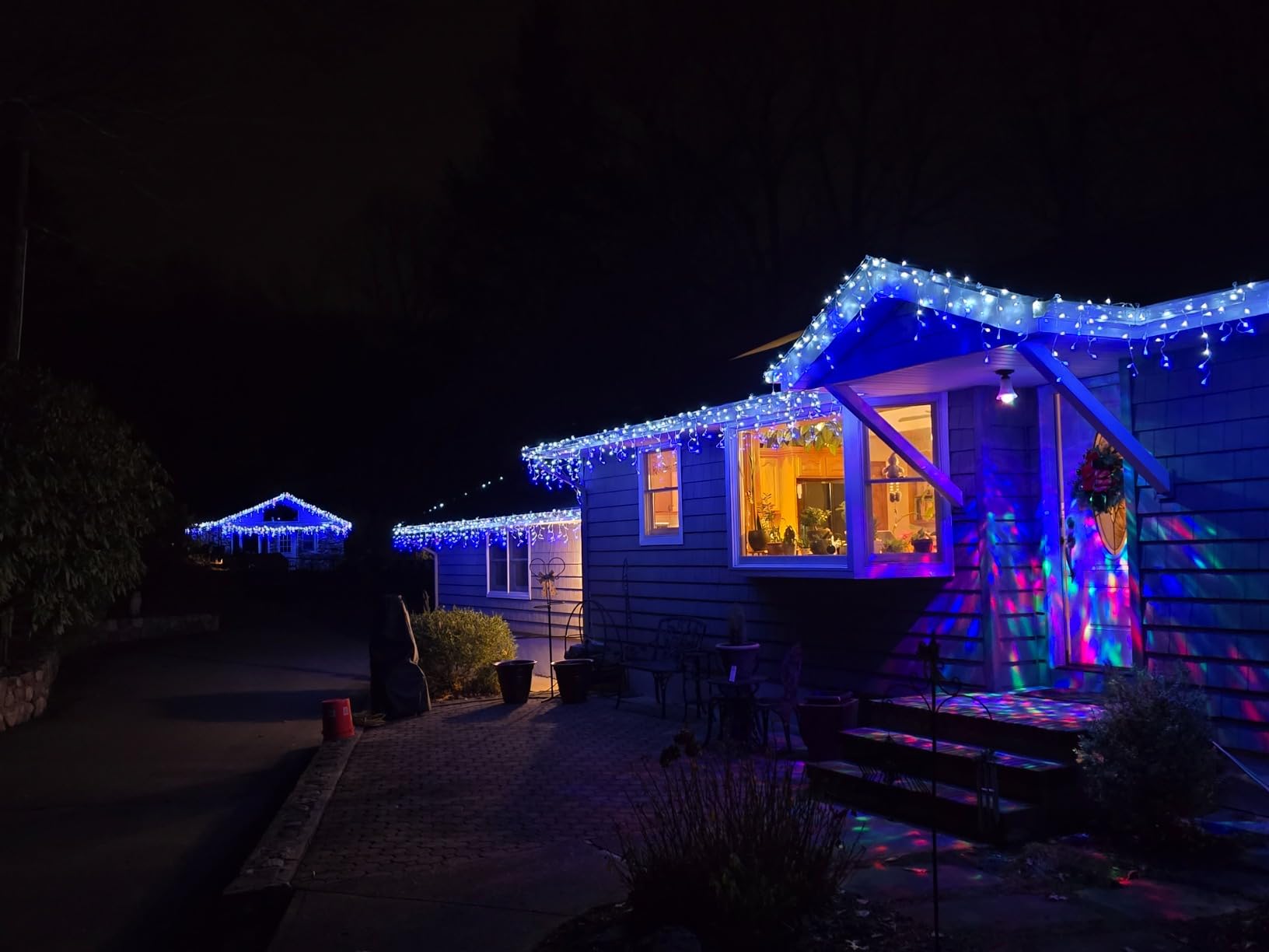 1620 LED 164FT Christmas Lights, 360 Drops Icicle Lights with 12 Modes | Blue and White Icicle String Lights with Timer and Dimming for Rooflines customer photo 2