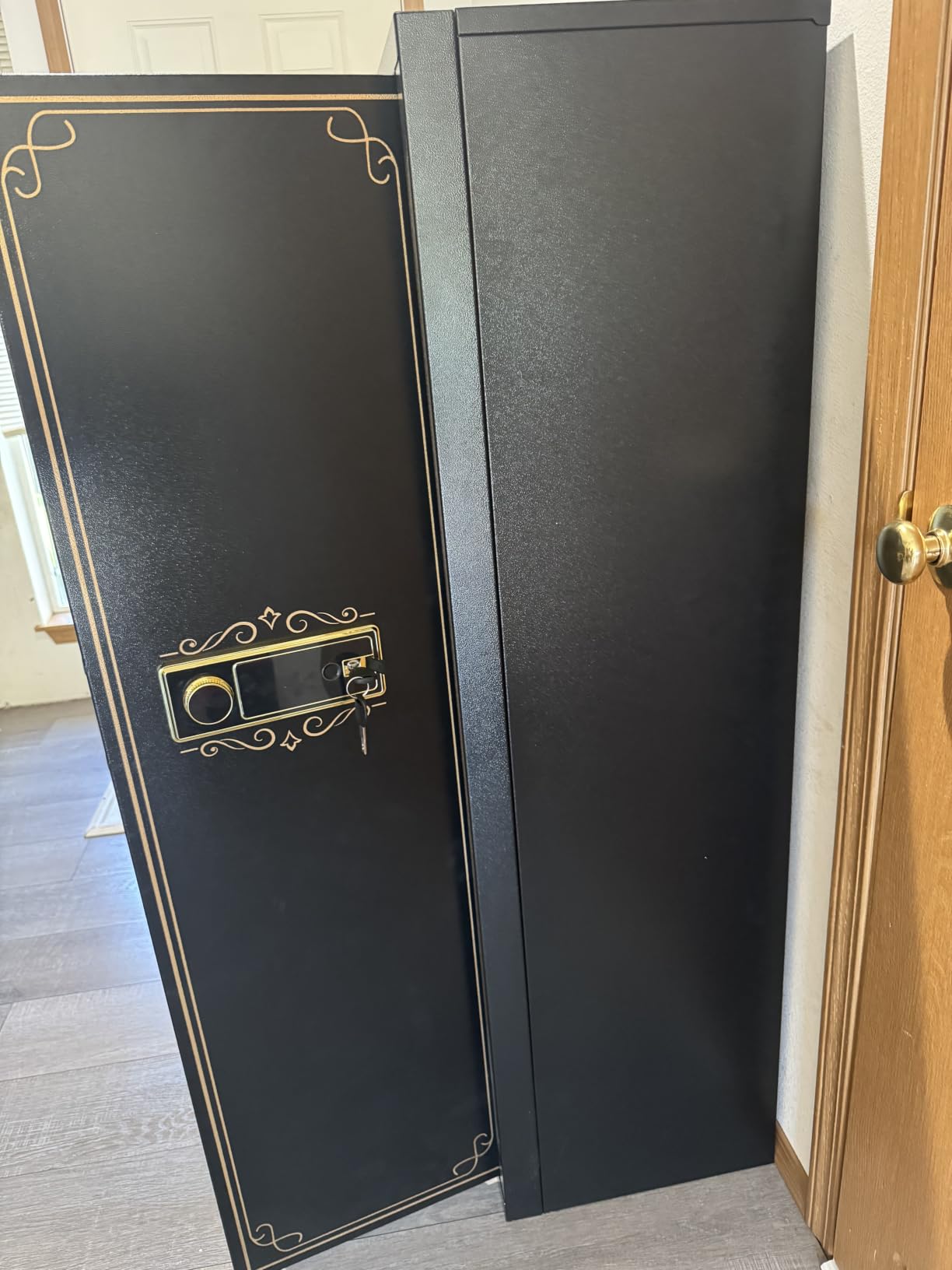 KARINI Biometric Gun Safe for Rifles and Pistols, 10-12 Rifle Safe with Quick Fingerprint Access, Alarm System, Adjustable Shelves & Ammo Storage, Gun Cabinet for Home, Office, and Garage customer photo 1