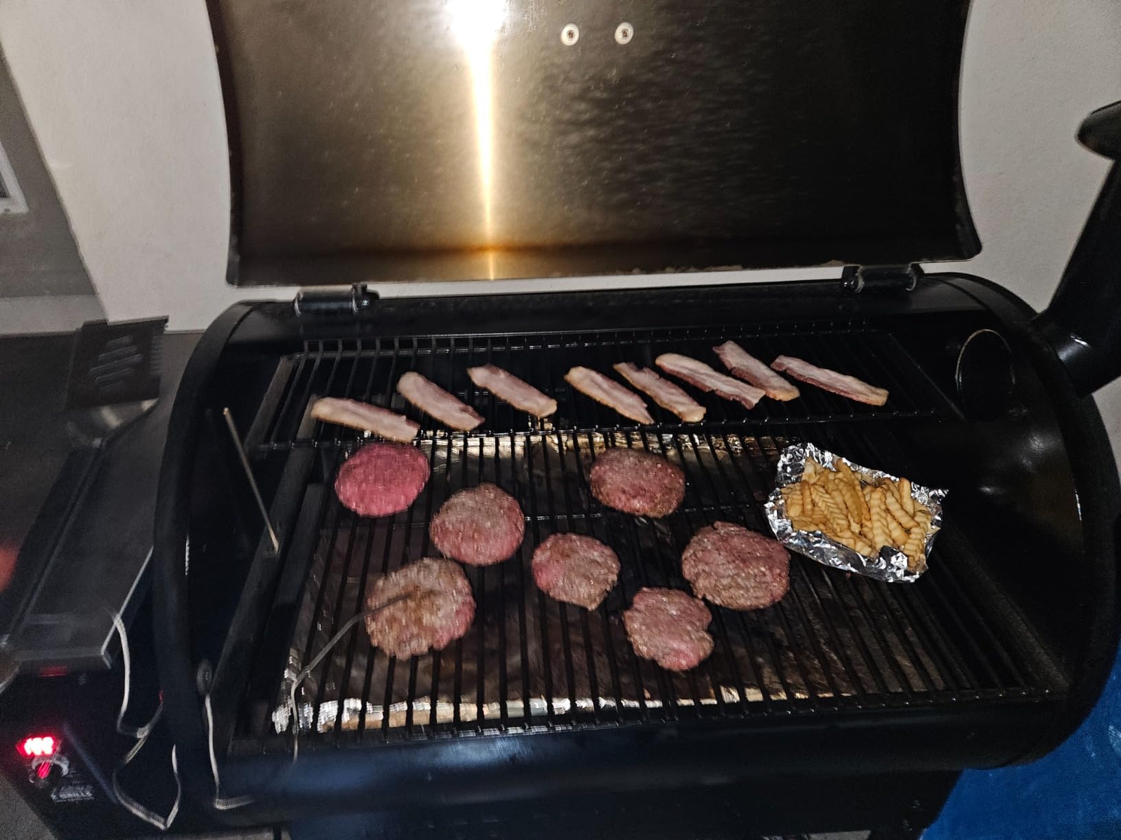 Z GRILLS ZPG-450A2 Wood Pellet Grill & Smoker, PID V3.0 Controller, 459 Sq in Cook Area, Foldable Shelf&Side Shelf, Meat Probe, Rain Cover, 8 in 1 BBQ Grill Outdoor Auto Temperature Control, Bronze customer photo 1