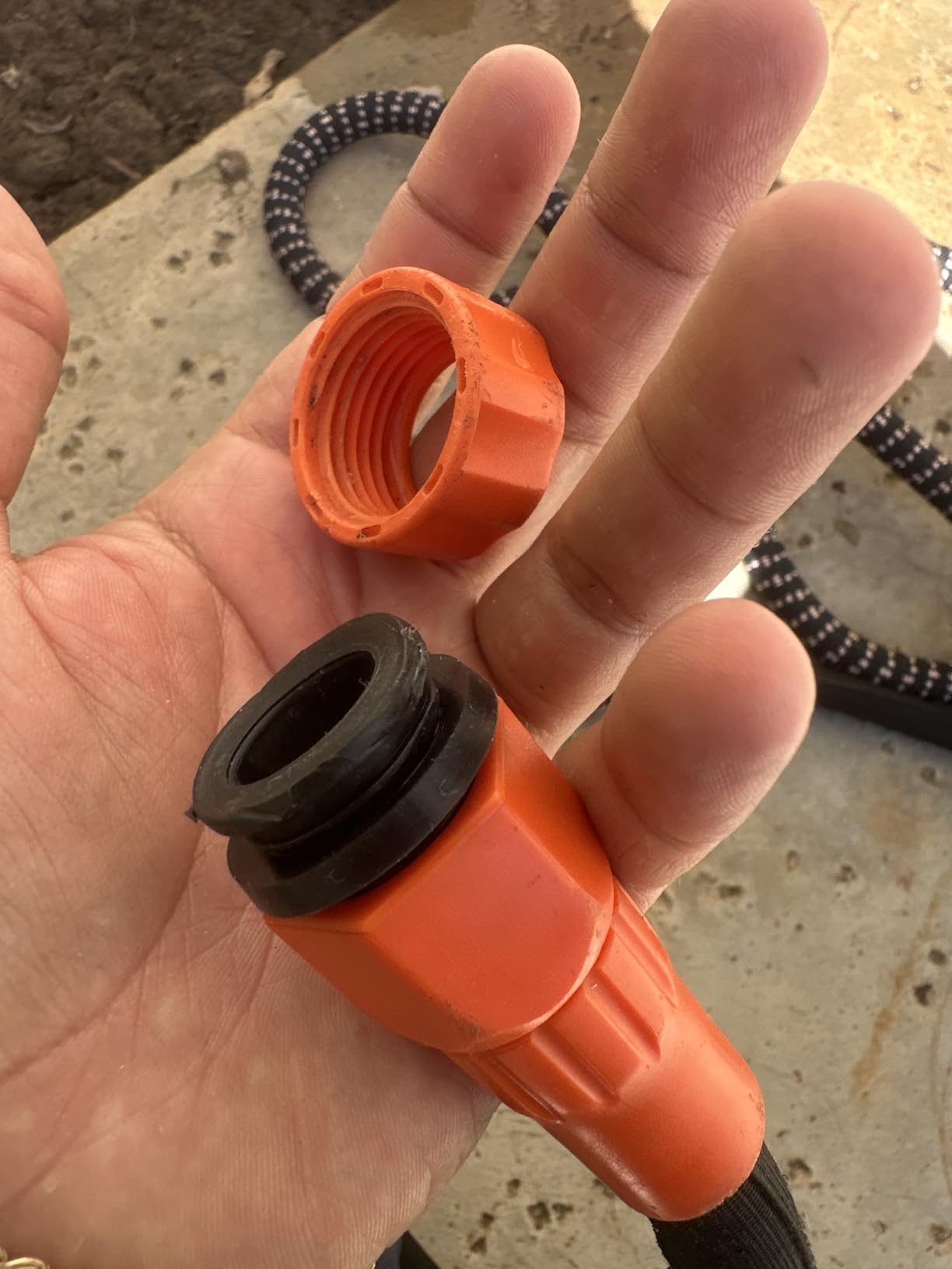 Black + Decker 25 ft x 5/8 in, Expanding Garden Hose - Lightweight, Kink-Resistant, Quick Repair Couplings BXMHBB22182 customer photo 1