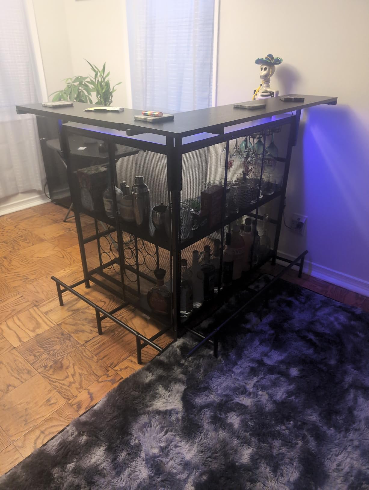HOOBRO Home Bar Unit, L-Shaped Bar Table with Glasses Holder & 4-Tier Shelves, Corner Mini Liquor Cabinet with Footrest & LED Light APP Control for Home, Pub, Black BK129DBT01 customer photo 1