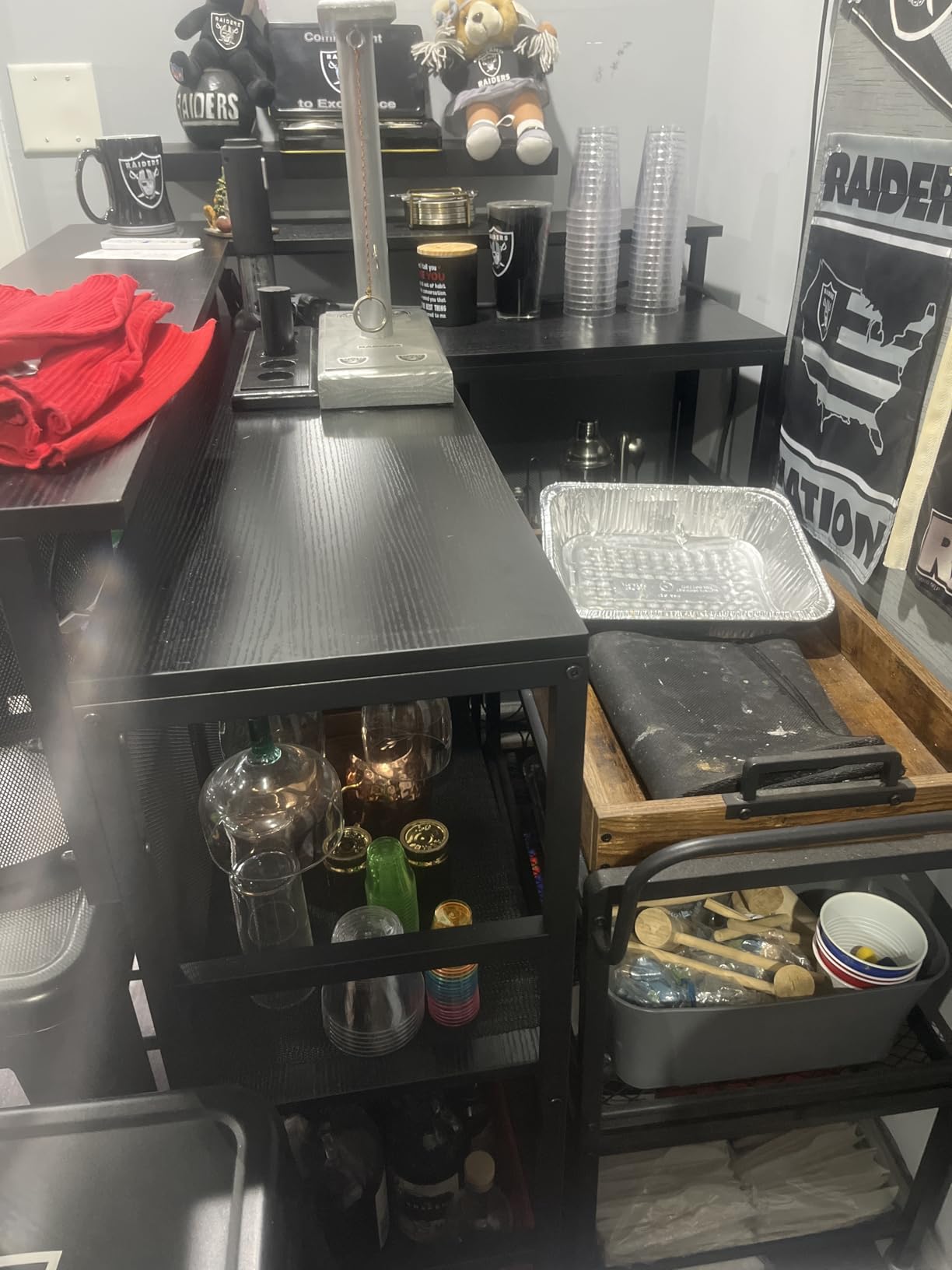 HOOBRO Home Bar Unit, L-Shaped Bar Table with Glasses Holder & 4-Tier Shelves, Corner Mini Liquor Cabinet with Footrest & LED Light APP Control for Home, Pub, Black BK129DBT01 customer photo 2