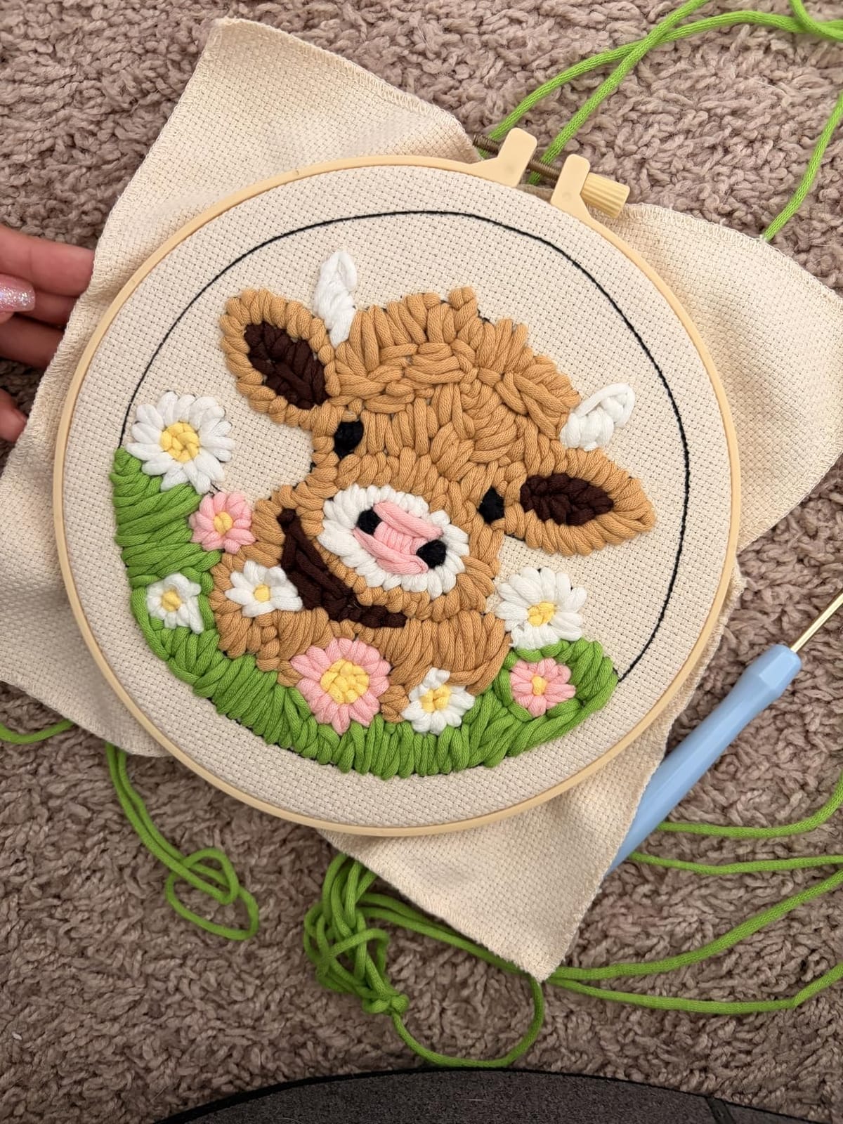 CYANFOUR Punch Needle Kit for Beginners, Highland Cow Punch Needle Kits | Craft Kits for Adults with 2 Pre-Printed Fabrics, Embroidery Hoop, Threads, DIY Gift and Home Decor 20 * 20cm customer photo 2