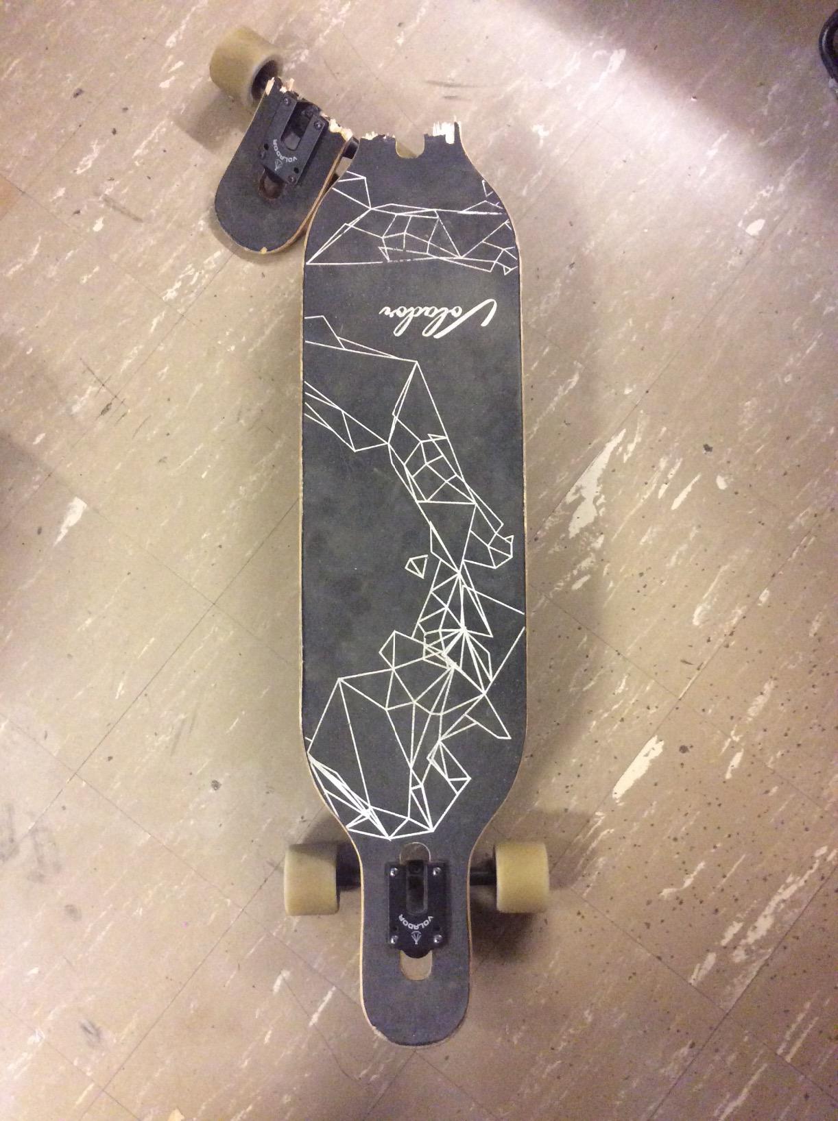VOLADOR Urban Freeride Pro Longboard | Adaptive Cruiser 42inch | North America Maple | Camber Concave Drop Through Longboard Complete | Setup for Urban Commuting customer photo 1