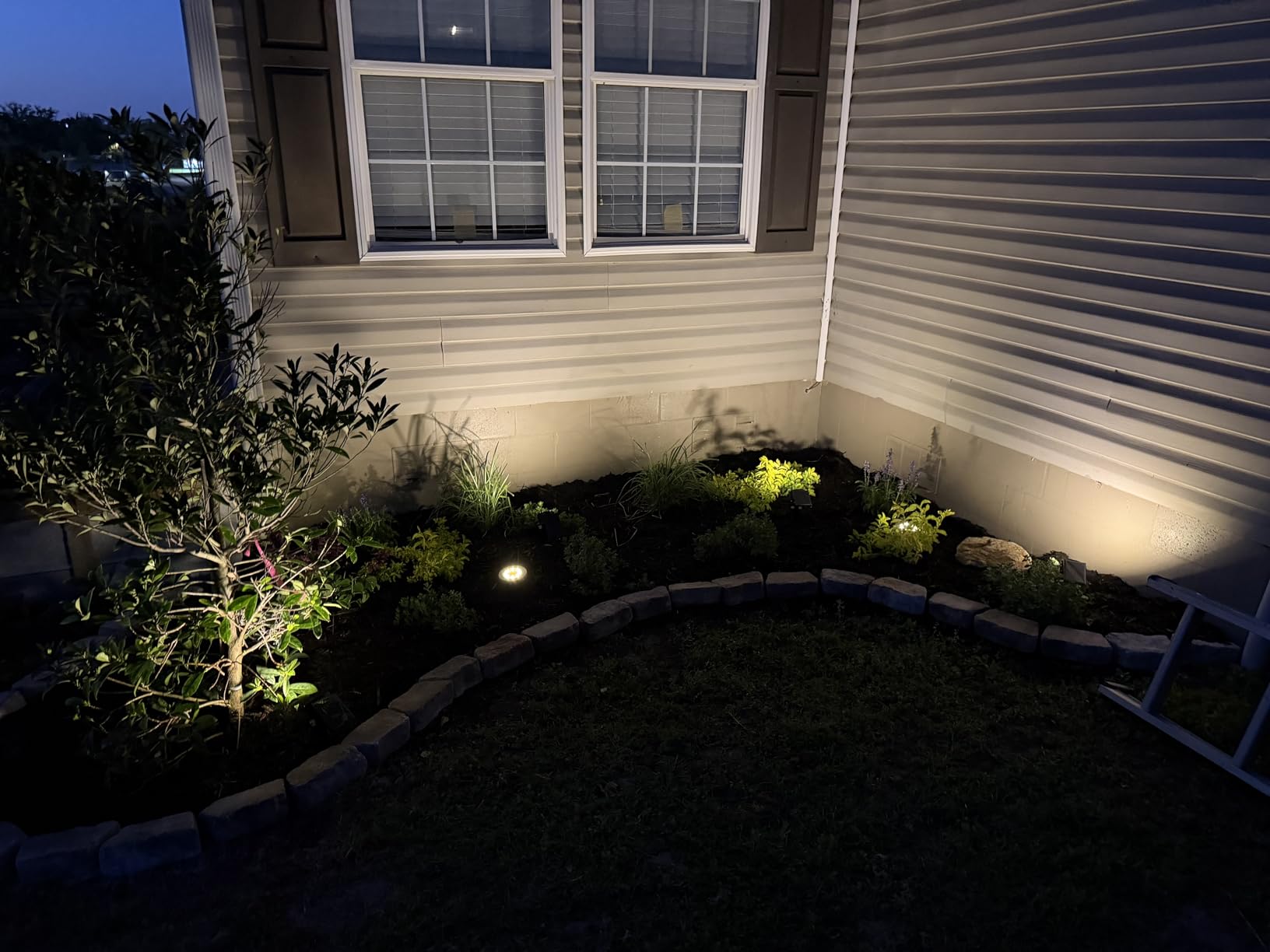 nipify 4 Pack Solar Lights Outdoor Waterproof, 53 LED Solar Spot Lights with 3 Modes Landscape Spotlights for Outside Garden Yard Trees, Warm White customer photo 1