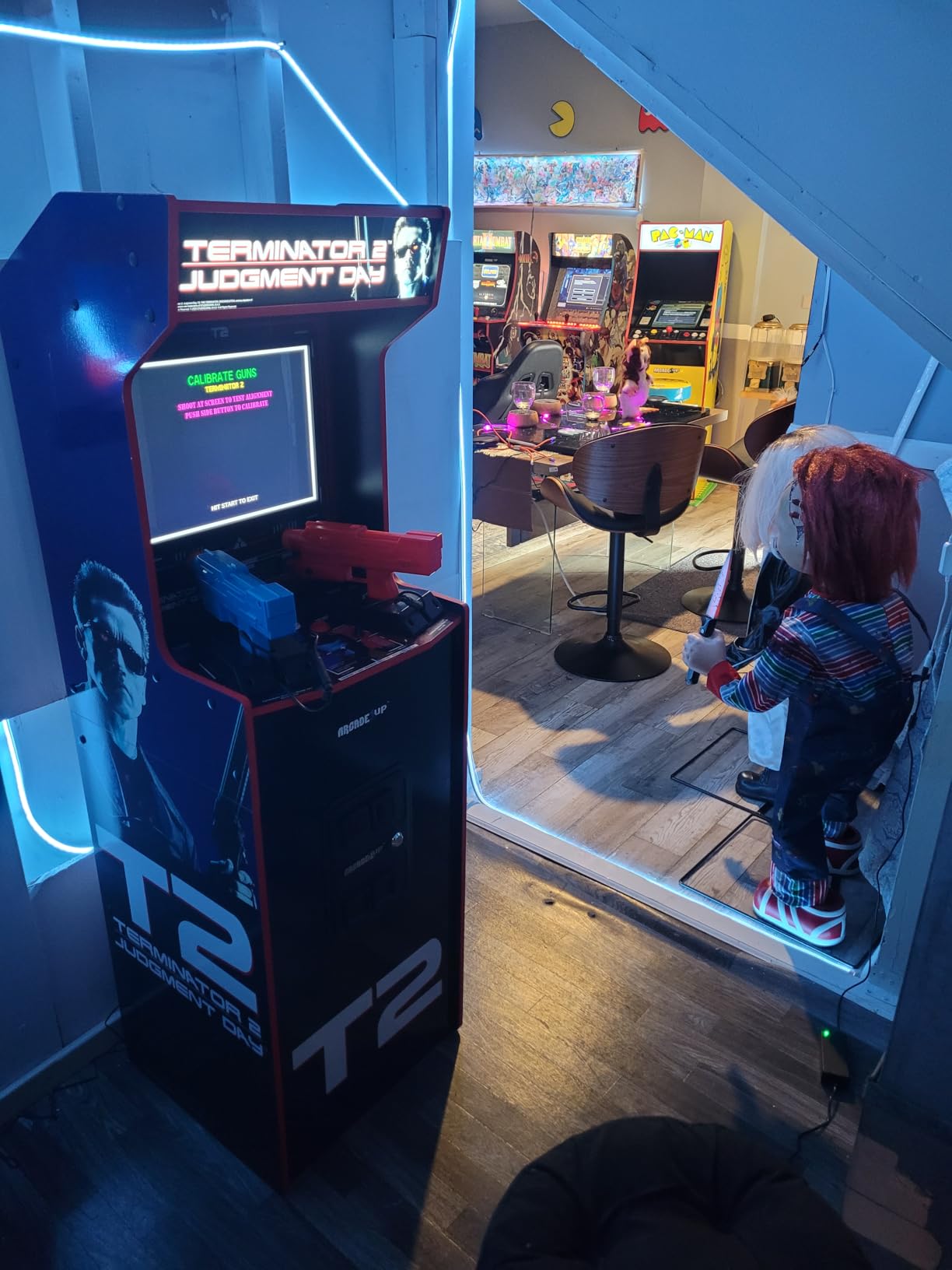 Arcade1Up Terminator 2 Deluxe Arcade Machine with Real-Feel Arcade Guns | 17-Inch BOE Color Monitor, Dual Speakers and Wi-Fi Online Leaderboards, 5-Foot Tall customer photo 1