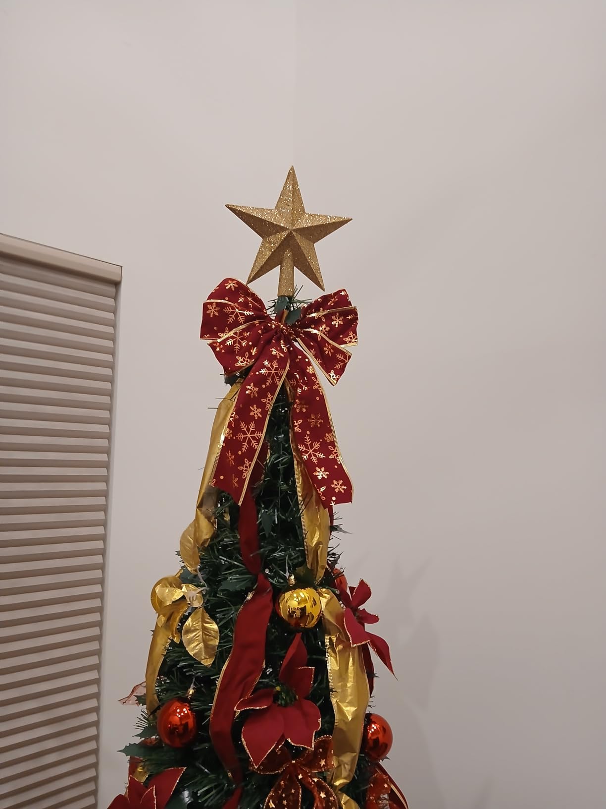 Glitter Christmas Star Tree Topper for Holiday Decorations, Christmas Tree Decoration for Holiday Ornament and Home Decor, Shatterproof Tree Toppers for Party Indoor & Outdoor - Gold 8 inch customer photo 2