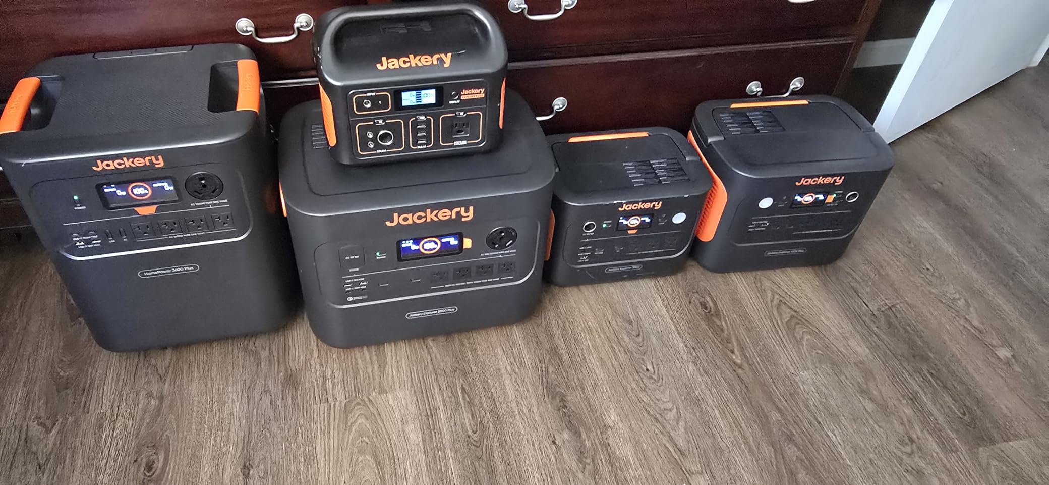 Jackery HomePower 3600 Plus Portable Power Station, 3600W AC Output, 3584Wh LFP Solar Generator, Expandable up to 21kWh, Essential Home Backup for Home Use, Emergencies, RV customer photo 1