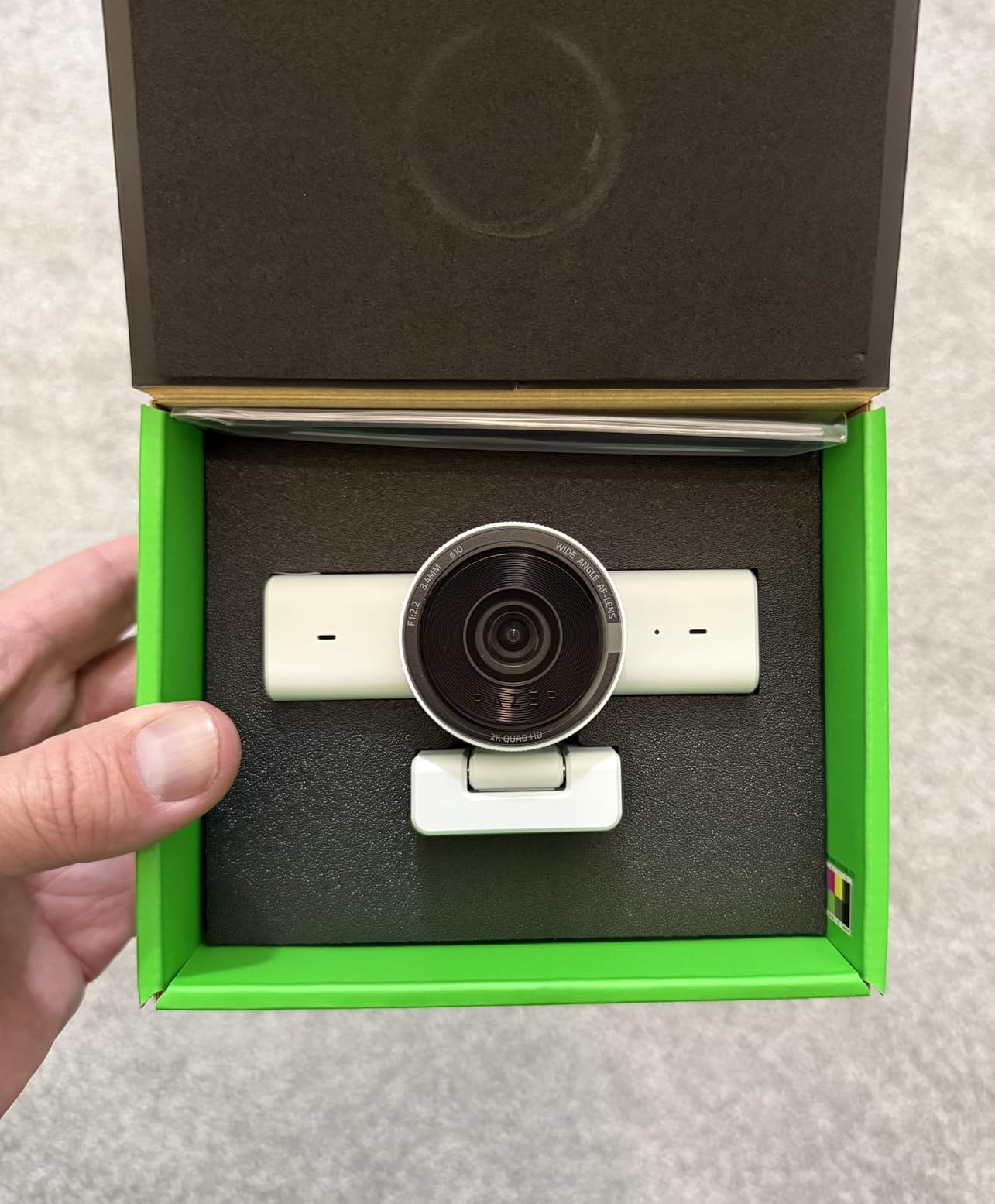 Razer Kiyo V2 X Webcam for Streaming and Meetings, 1440p 60 FPS, Black | AI Powered Auto-Framing, Built-in Microphone, Ultrawide Angle Lens, Privacy Cover, Works with OBS, Discord, Zoom, Teams customer photo 2