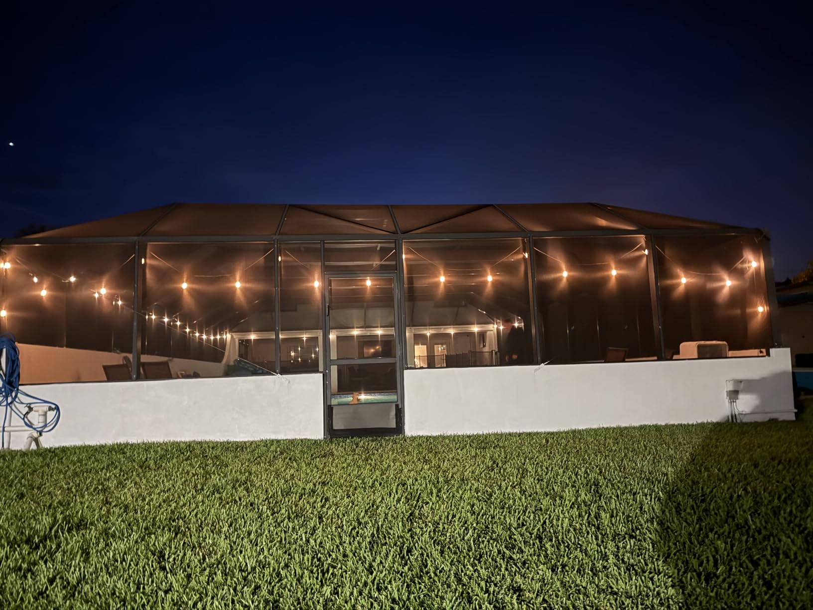 100FT Solar String Lights Outdoor Waterproof with Remote & Timer, LED Shatterproof ST38 Bulbs, USB & Solar Powered Patio Lights for Backyard, Porch, Garden, Wedding Decor, Dusk to Dawn Lighting customer photo 1