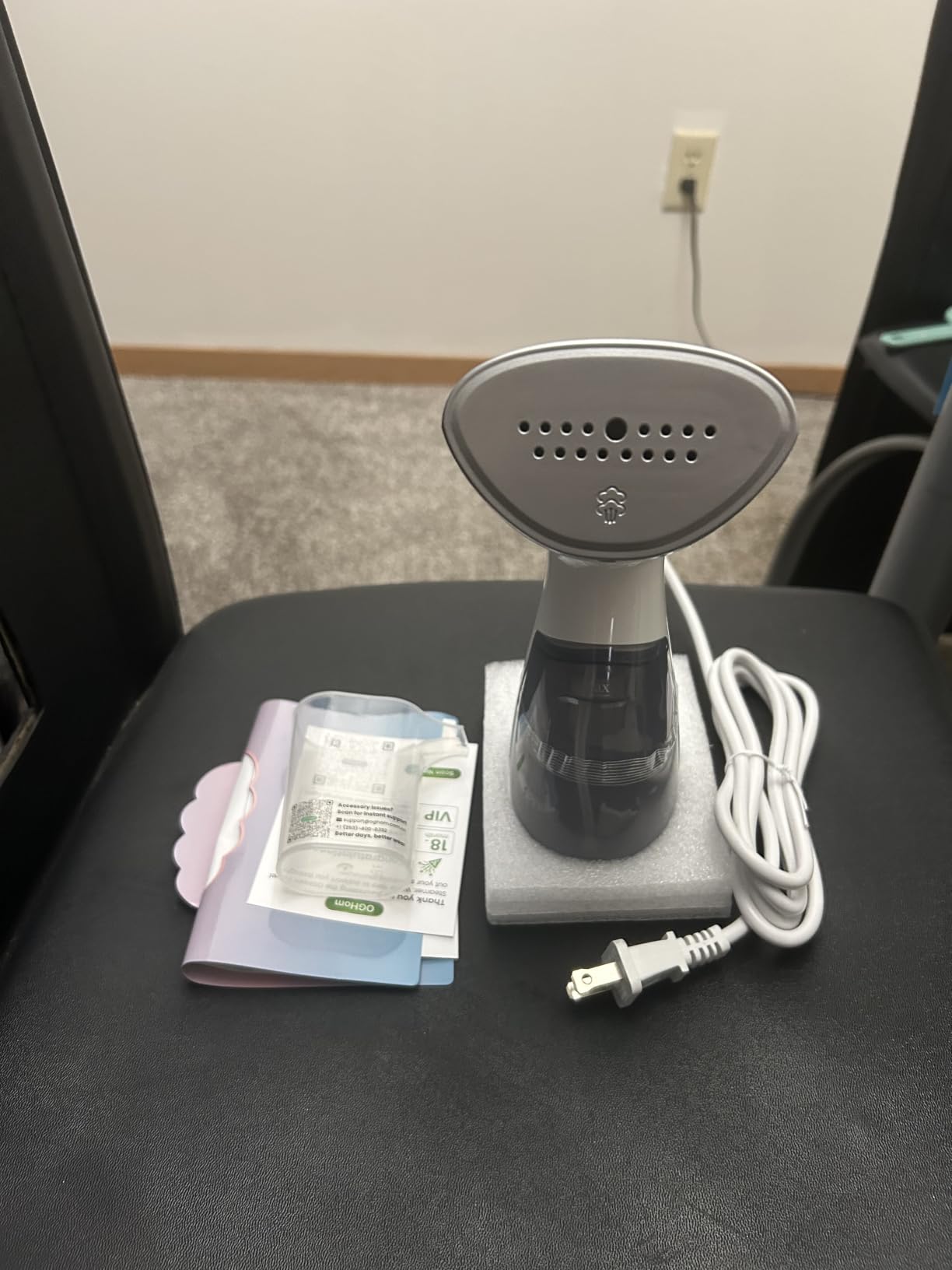 OGHom Portable Travel Handheld Steamer for Clothes, Garment Wrinkle Remover | White, 1000W Strong Penetrating Fabric Steamer, 150ML Water Tank, for Home, Office, Travel (ONLY FOR 120V) customer photo 2