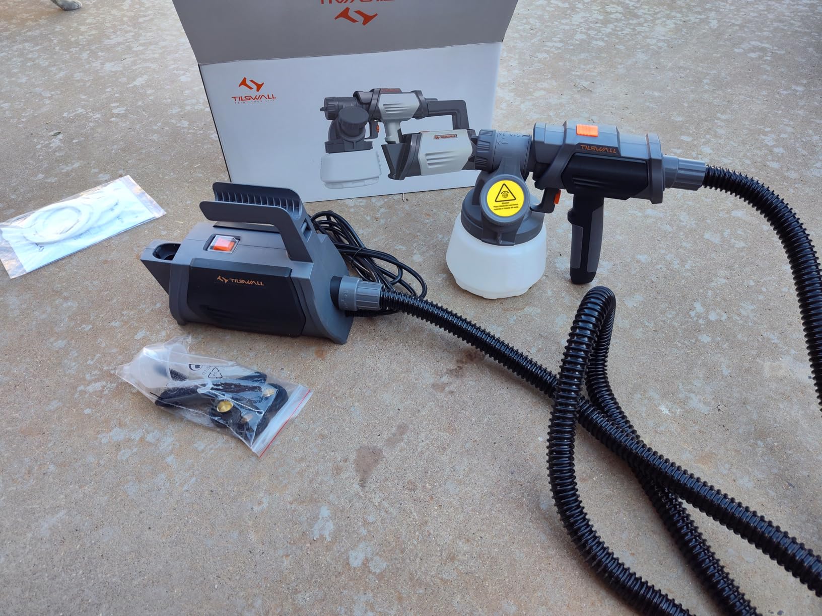 Tilswall Shark800 Paint Sprayer HVLP 800W Electric Spray Paint Gun, White, Side-Fill Refill, 4 Brass Nozzles & 3 Patterns, Adjustable Flow, 1300ml, Split Design, for Walls Furniture Cabinets Fences customer photo 2