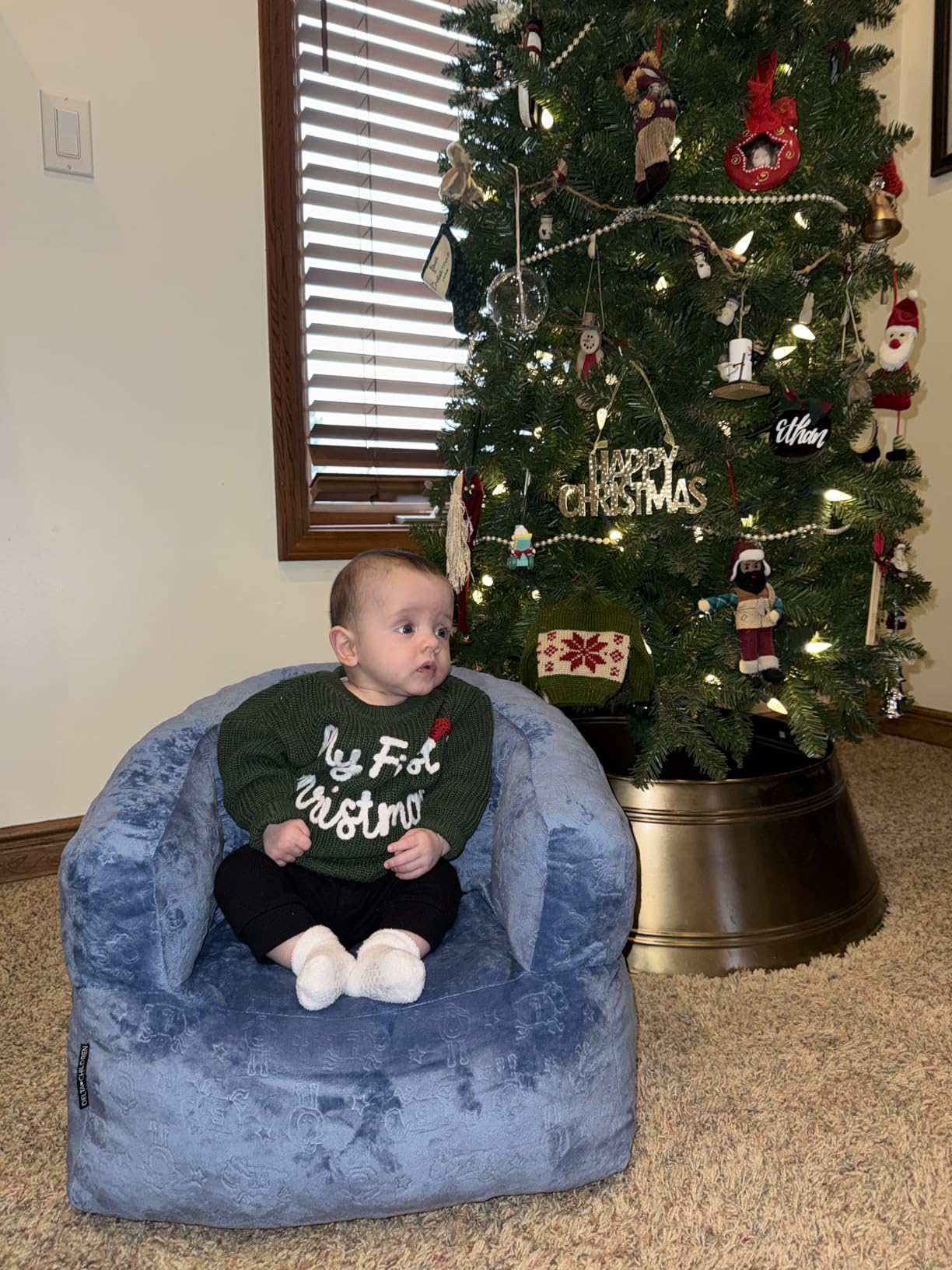 Delta Children - Serta Kids Plush Barrel Toddler Chair, Soft Foam Chair Bean Bag Chair Alternative for Boys and Girls, Cozy Seat for Reading, Watching Cartoons, Playroom Nursery Bedroom, Cream customer photo 2