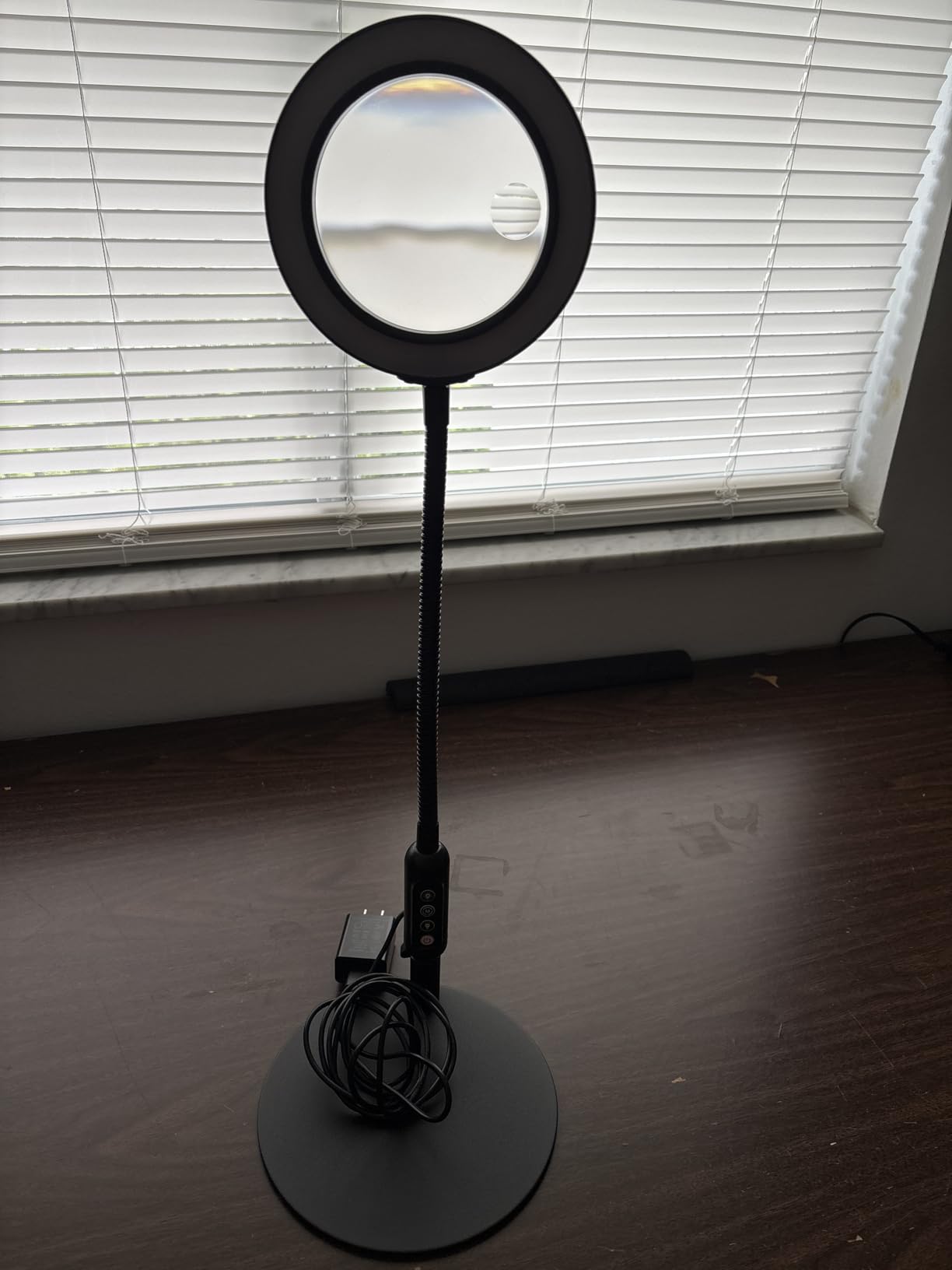 30X 10X Magnifying Glass with Light and Stand, 5 Color Modes Stepless Dimmable, Optical Grade HD Lens, LED Lighted Magnifier Hands Free with Flexible Gooseneck for Close Work, Craft, Hobby, Painting customer photo 2