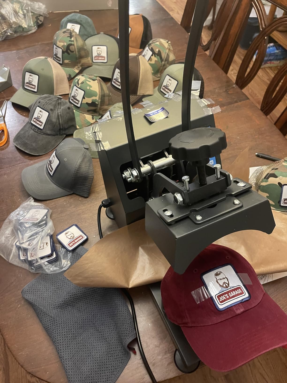 VEVOR Hat Heat Press Machine, 8.5 x 4 in Large Heating Plate, with Caps Stretcher, Precise Temperature & Time Control, Heat Press for Hats and Caps, for HTV Iron On and Sublimation Projects, White customer photo 2