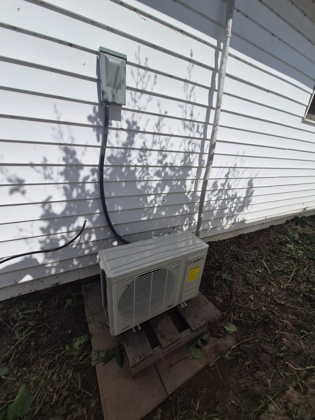 Albott 12,000 BTU Mini Split Air Conditioner and Heater SEER2 18, 115V | Inverter Energy-Efficient AC with Self-Cleaning, Remote and APP Control, HVAC Tech Needed, Cools up to 750 Sq.Ft. customer photo 2