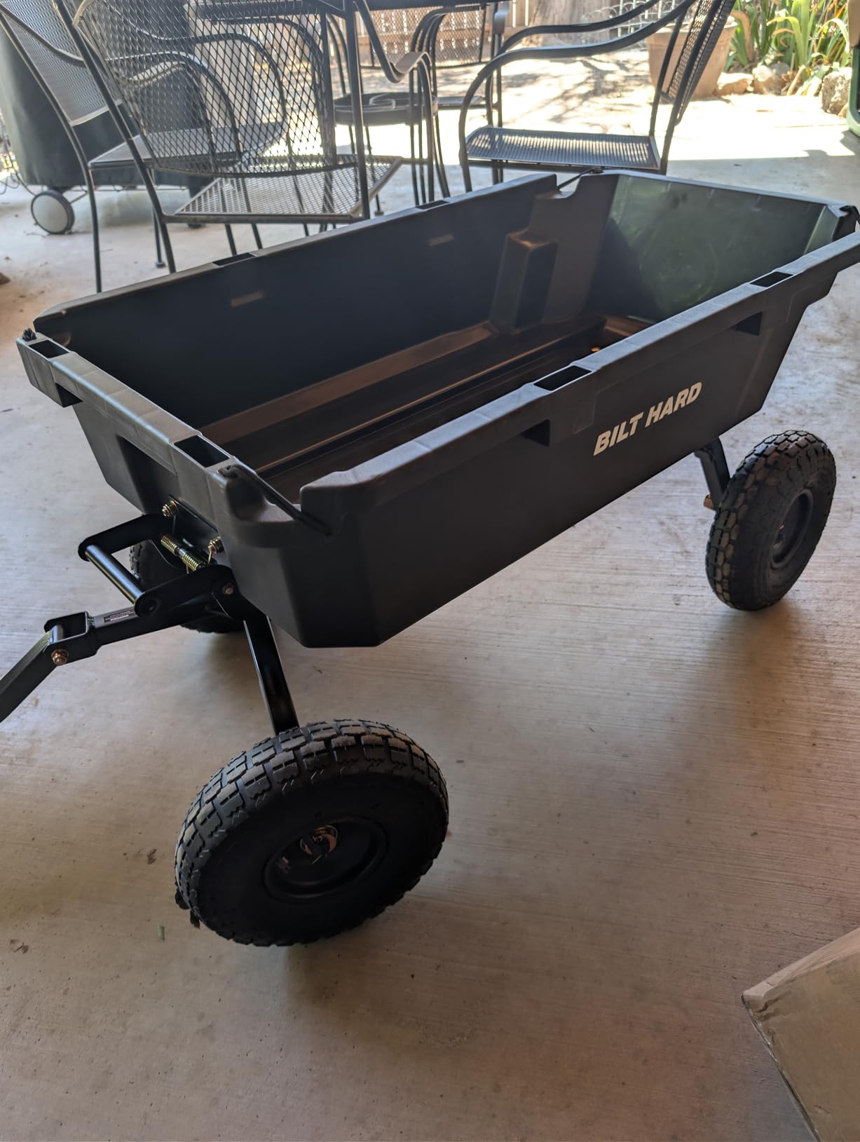 BILT HARD 900 lbs Poly Garden Dump Cart, 5 Cu.Ft Wheelbarrow Cart with 10