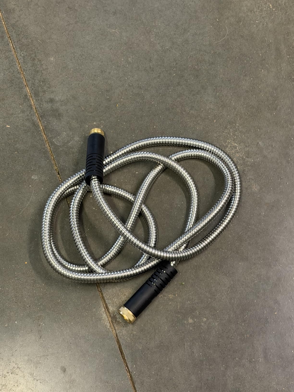 100 ft Expandable Garden Hose - Durable 3750D Fabric, 4-Layer Latex Core, Solid Brass Connectors Expanding Water hoses - 10 Spray Nozzles & Convenient Storage Bag Included customer photo 2