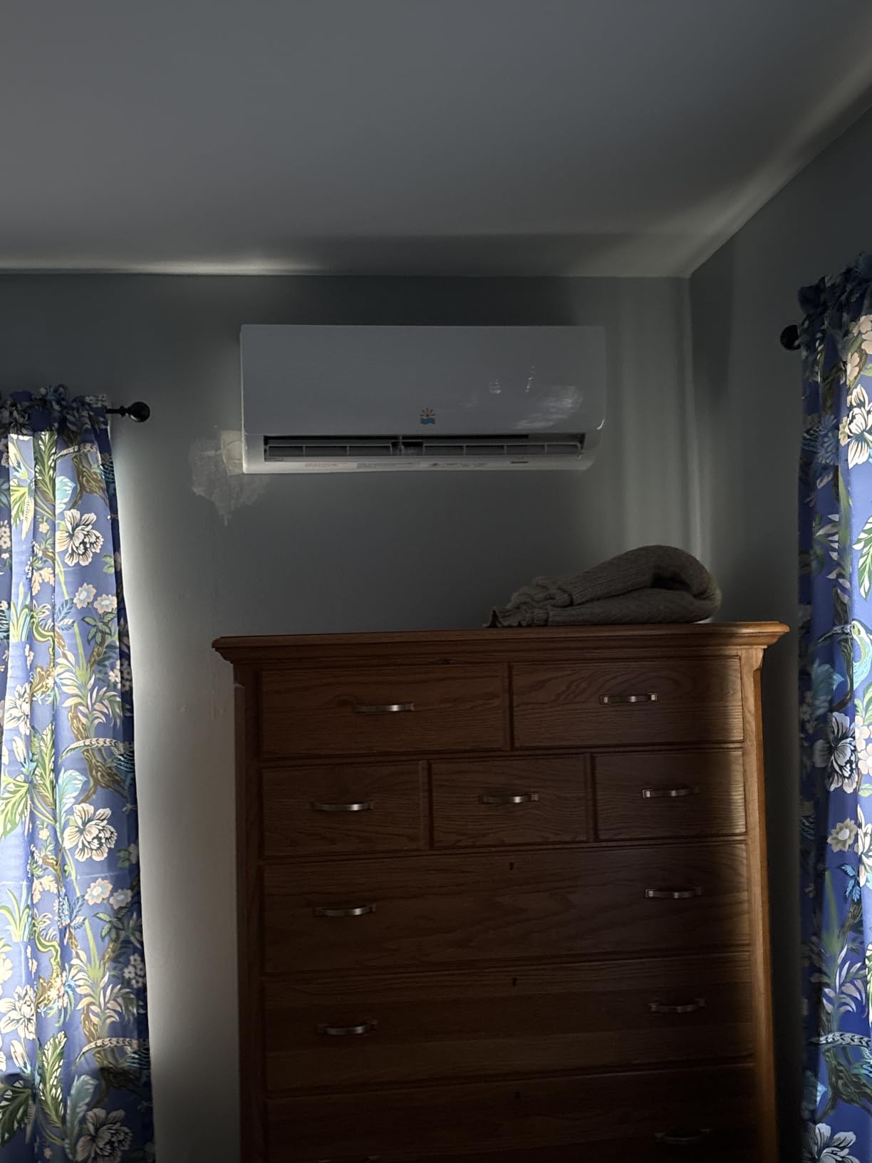 12000 BTU Mini Split AC & Heating System, Heat Pump, 19 SEER2, 115V | AHRI Certified, ductless inverter design, pre-charged, high energy efficiency, cooling & heating for rooms up to 750 sq. ft. customer photo 1