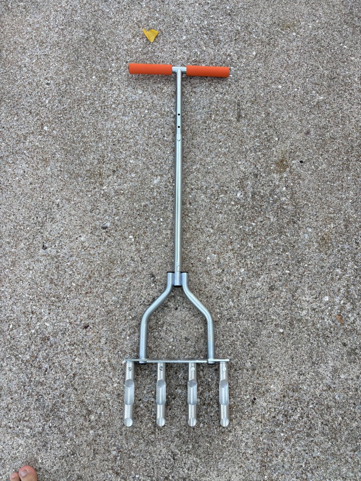 Manual Core Aerator Lawn Tool with 4 Hollow Tines, 3.94-Inch Plug Aerator | Wide Non-Slip Foot Pedal, Side-Opening Anti-Clog Design for Compacted Soil, Grass, Lawn and Yard Care customer photo 1