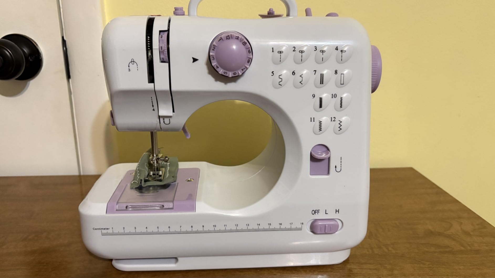 Portable Sewing Machine for Beginners, Mini Sewing Machine with 12 Built-In Stitches, 2-Speed Control, Foot Pedal, LED Light and 32-Color Thread Kit for Home Mending customer photo 1