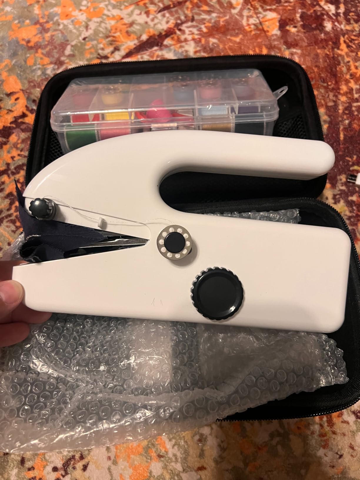 Handheld Sewing Machine for Beginners, Portable & Cordless with 2 Speeds & Complete Sewing Kit – Mini Sewing Machine for Adults, Quick Fabric Repair, DIY Crafts, Home, Travel & Emergency Use (White) customer photo 1