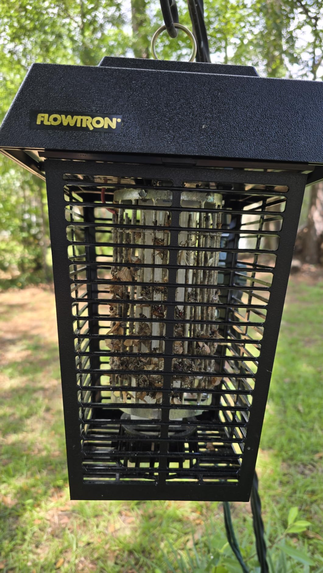 Flowtron Electric Bug Zapper, 1 Acre Outdoor, 40W UV, 5600V Zap, Black customer photo 1