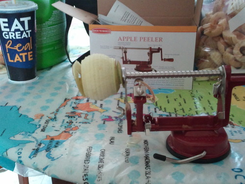Back To Basics A505 Peel Away Apple Peeler (Casr Iron Suction Base), Red customer photo 2