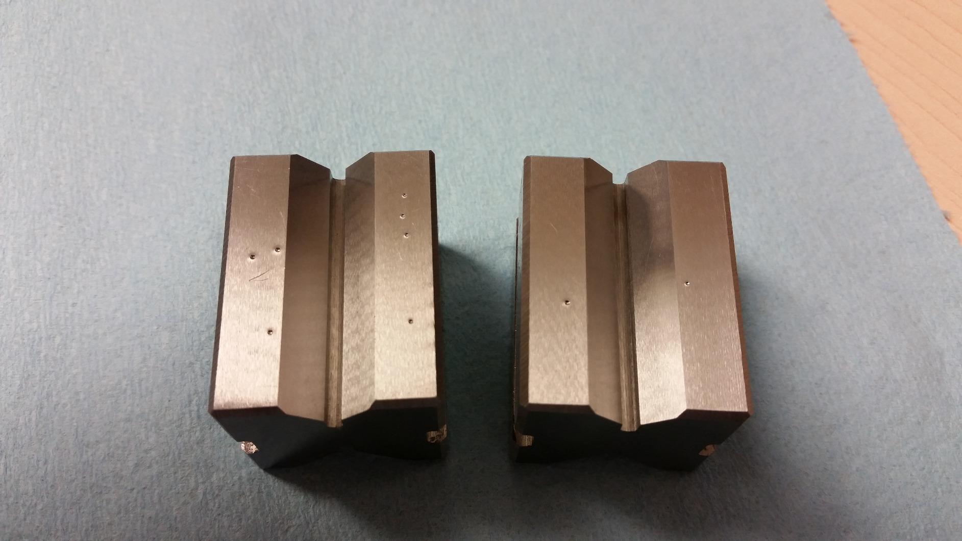 Grizzly Industrial H5608 - V-Block Pair w/Clamps 1-5/8