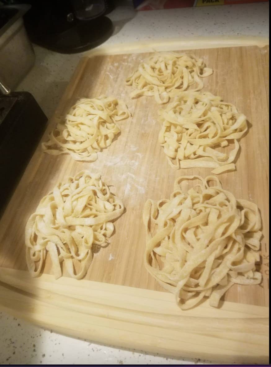 Imperia IPasta Classic Line. Pasta Machine 100% Made in Italy. Fresh pasta machine in steel. Manual roller with crank. Creates dough sheets for Lasagne, Tagliolini, Fettuccine. (End of line) customer photo 2