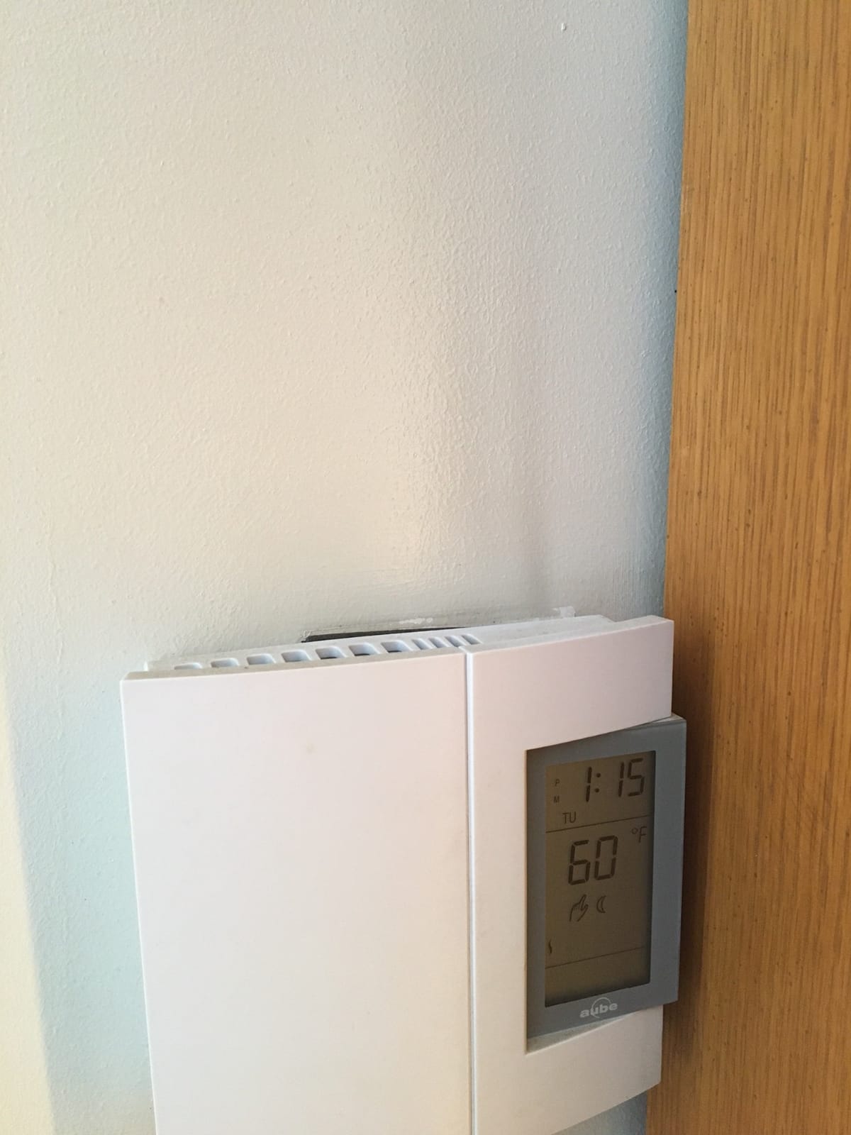 Aube by Honeywell Home TH106 Electric Heating 7-Day Programmable Thermostat customer photo 1