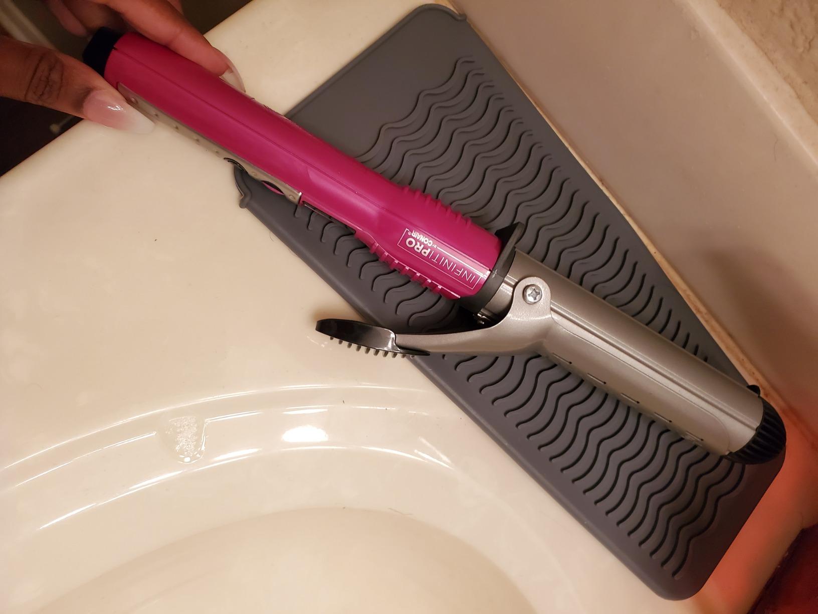 Conair INFINITIPRO Tourmaline 1 1/2-Inch Ceramic Curling Iron, 1 ½ inch barrel produces soft waves – for use on medium and long hair customer photo 2