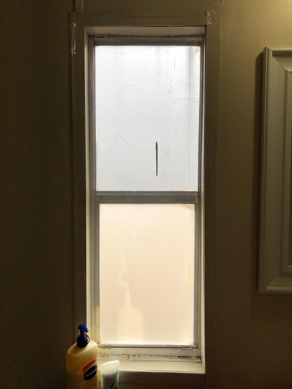 Duck Brand Indoor 5-Window Shrink Film Insulator Kit, 62-Inch x 210-Inch, 286217 customer photo 2