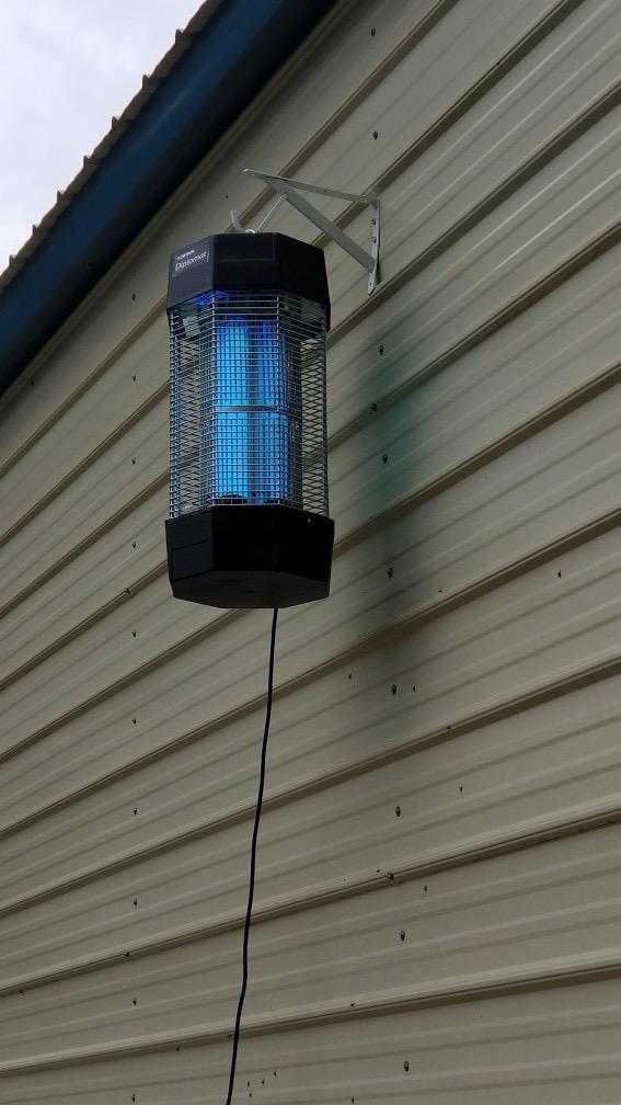 Flowtron Outdoor Bug Zapper, 2 Acre, 120W UV Light, 5600V Grid, UL Listed customer photo 1