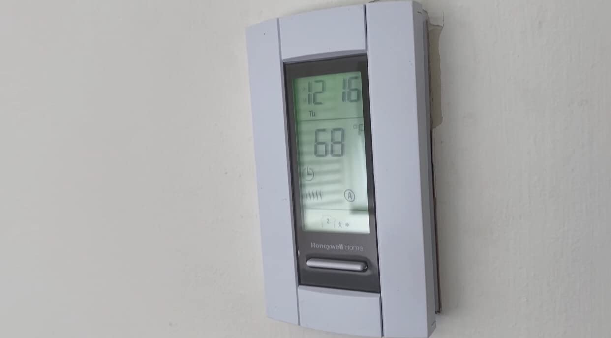 Honeywell TL8230A1003 Electric Heat Digital 7 Day Programmable Thermostat customer photo 2