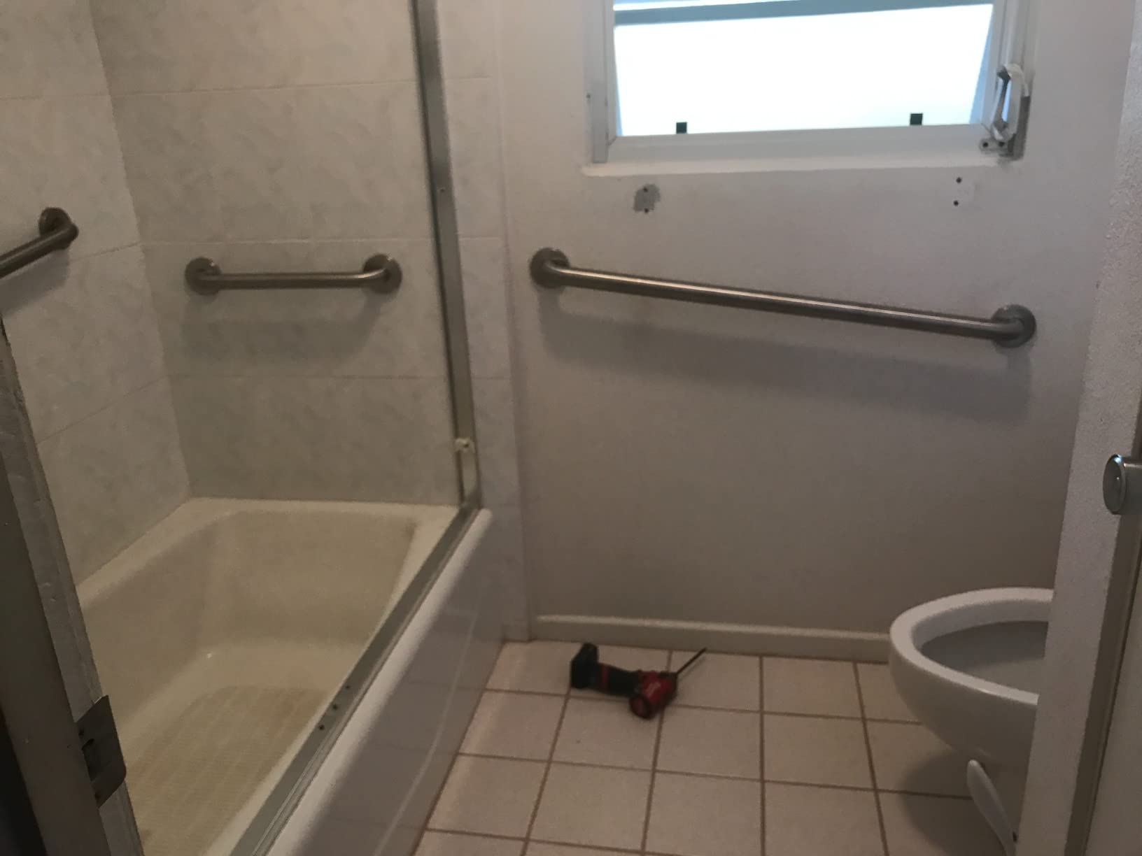 Moen Home Care Bathroom Safety 18 Inch Stainless Steel Handicap Grab Bar for Bathtub and Shower, Slip Resistant Finish, Elderly Assistance Product, Polished Brass, R8918P customer photo 2