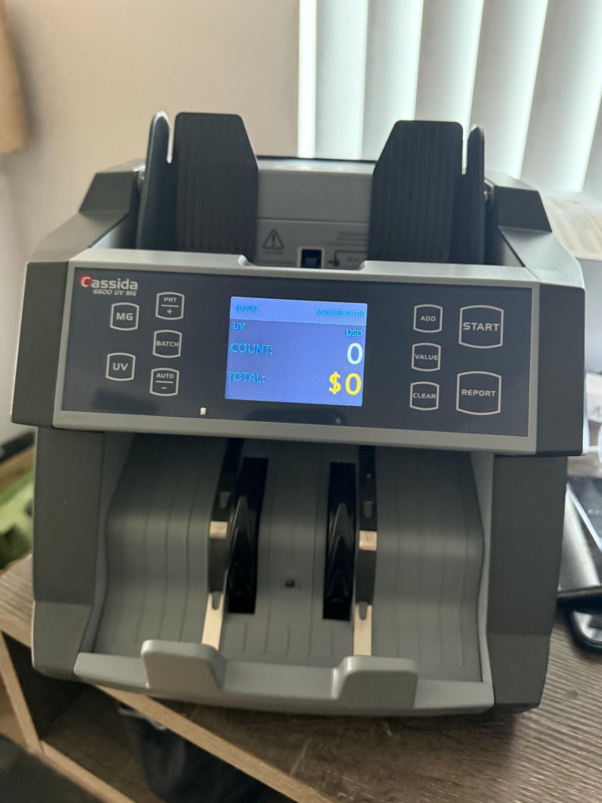 Cassida Money Bill Counter| Business Grade| 1,300 Notes/Min| 5520 UV/MG customer photo 2