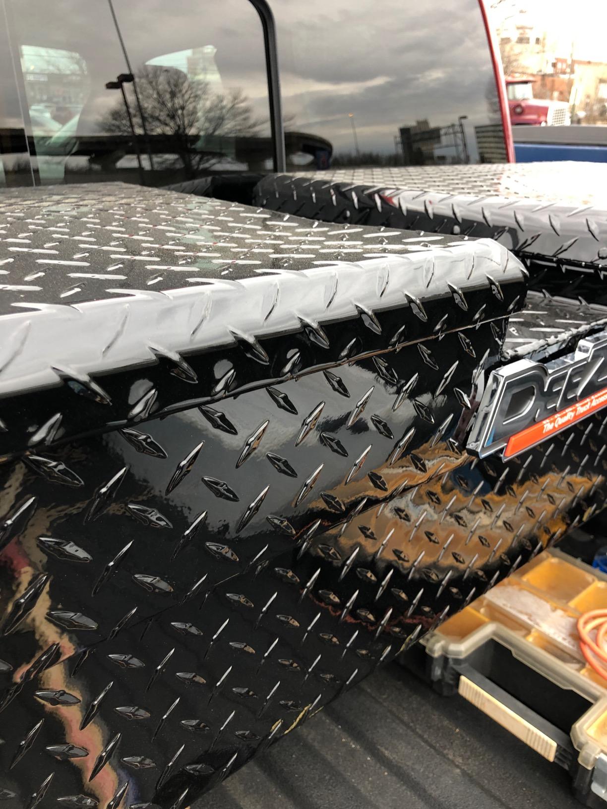 Dee Zee DZ8370B Red Label Gull Wing Tool Box customer photo 1