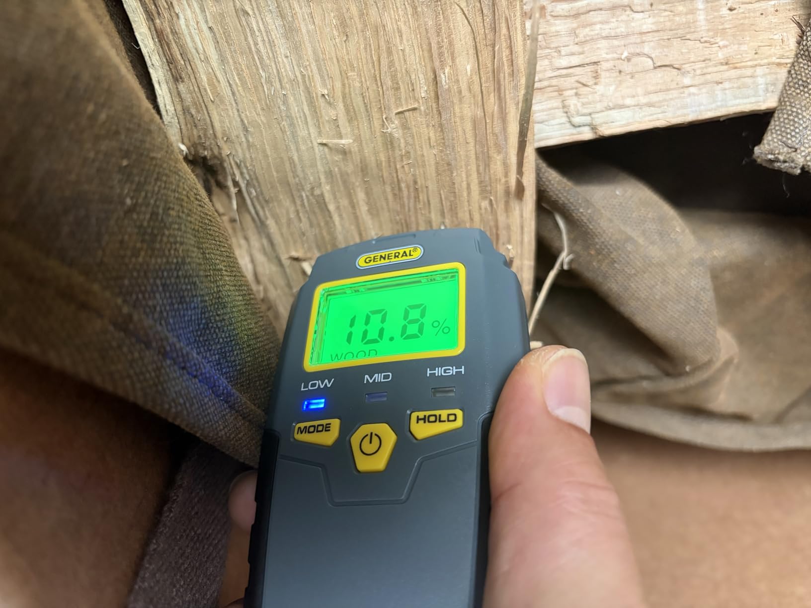 General Tools MMD4E Moisture Meter for Wood, Walls & Water Leak Detection customer photo 1