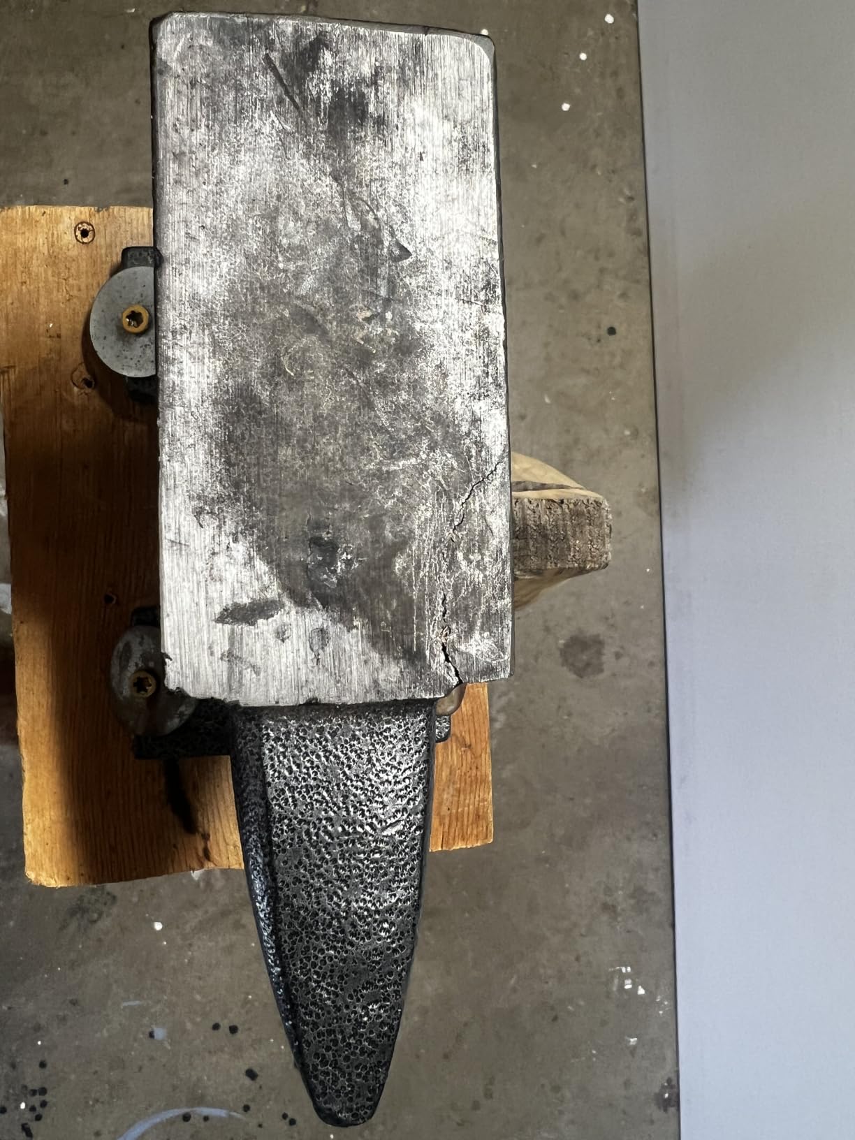 Olympia Tools 9-Pound Cast Iron Hobby Anvil 38-789 , Gray customer photo 2