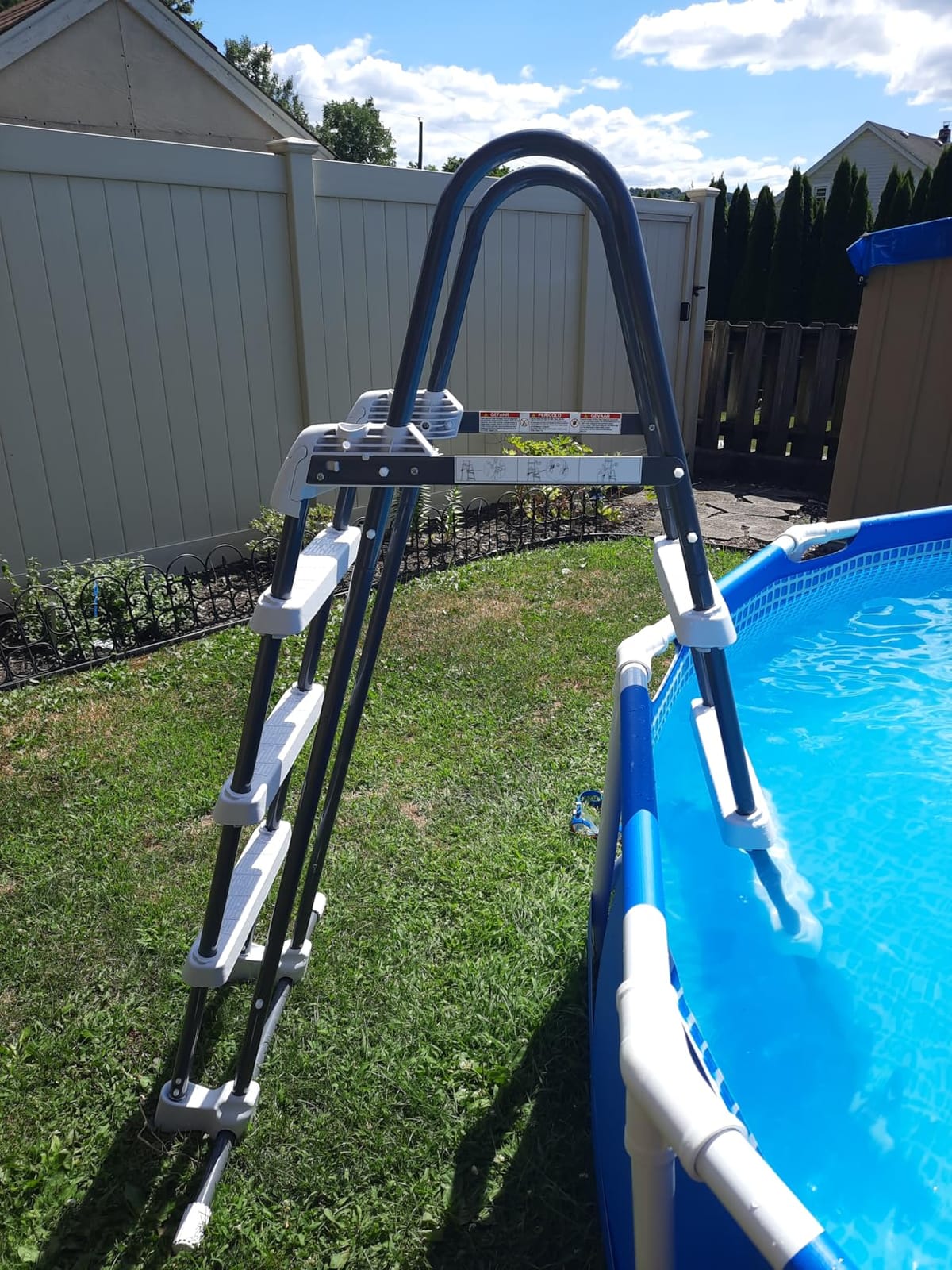 Intex Deluxe Pool Ladder with Removable Steps for 42in & 36in Depth Pools customer photo 2