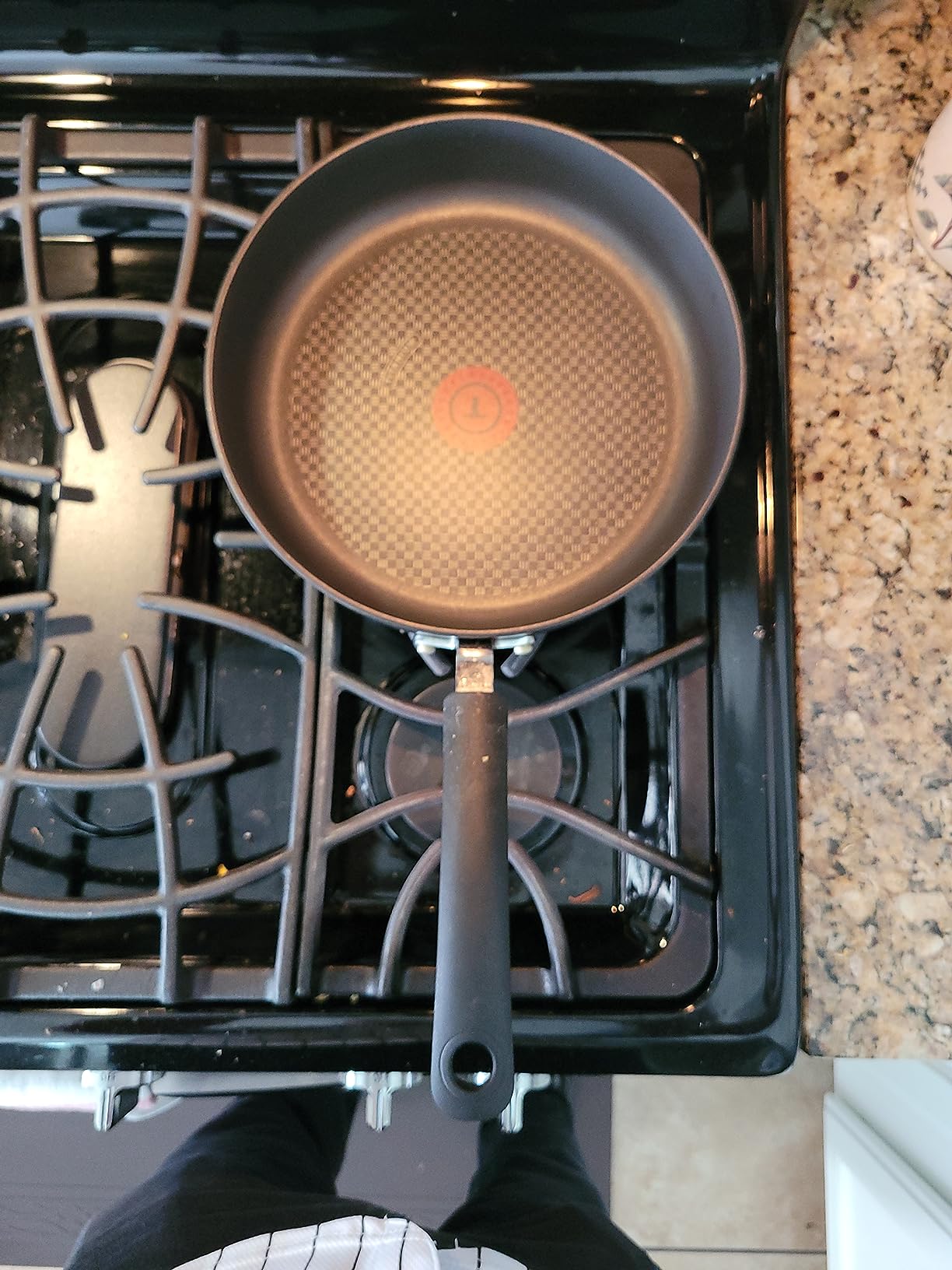 T-Fal Ultimate Hard Anodized Nonstick Fry Pan, 10 in with Lid, Onyx customer photo 1