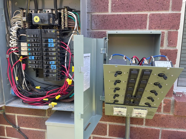 Connecticut Electric EmerGen Transfer Switch Kit - 30 Amp, 10-Circuit, 10-Foot Cord, 7500 Watts, for Generator customer photo 1