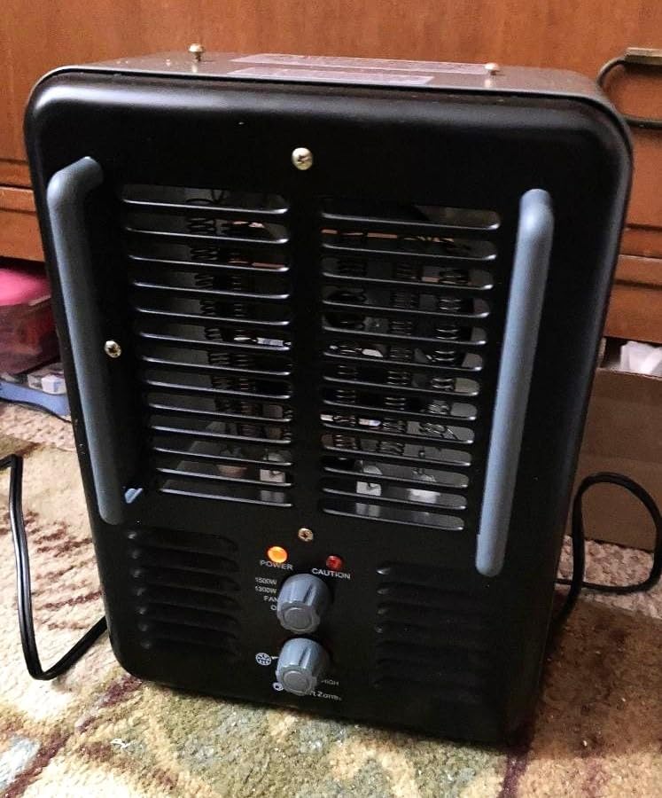 Comfort Zone Electric Portable Milkhouse Style Utility Space Heater with Adjustable Thermostat, Overheat Protection, and Safety Tip-Over Switch, Ideal for Garage or Greenhouse, 1,500W, CZ798BK customer photo 1