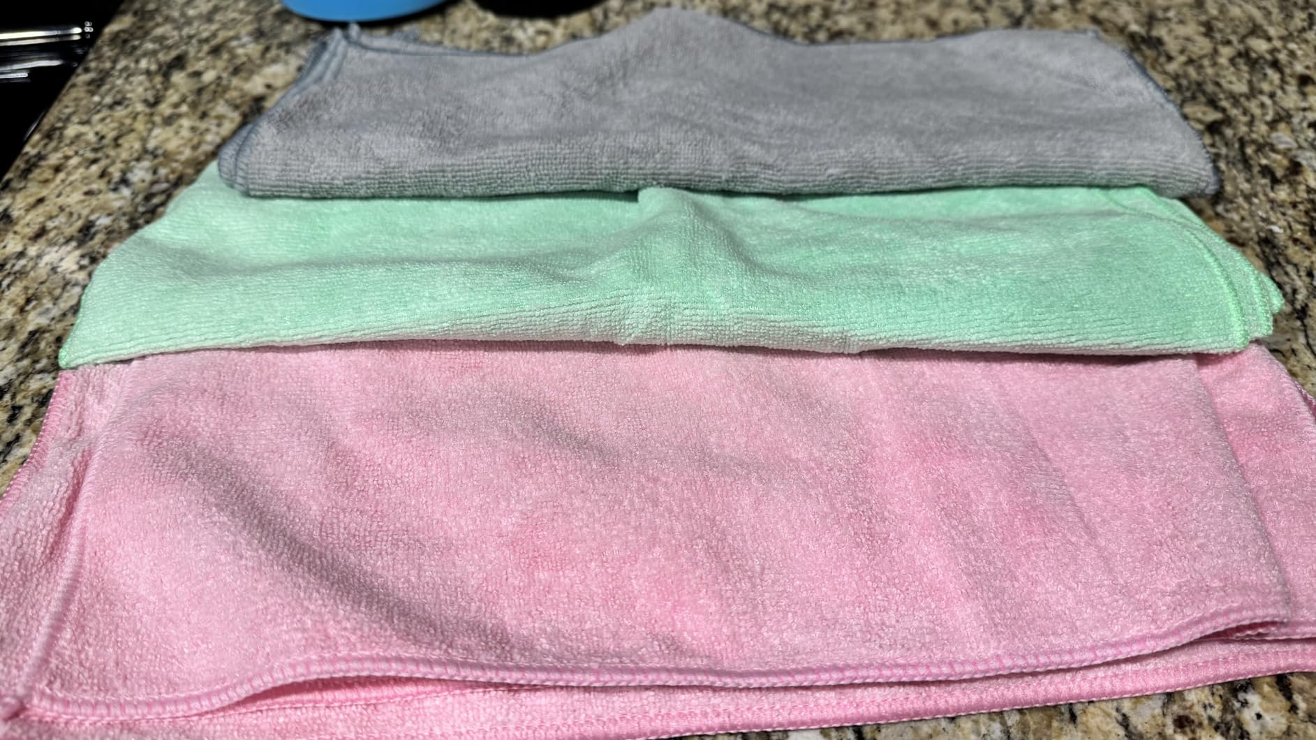 Amazon Basics Microfiber Cleaning Cloths, Ultra Absorbent, Lint Free, Streak Free, Non-Abrasive, Reusable and Washable, 16