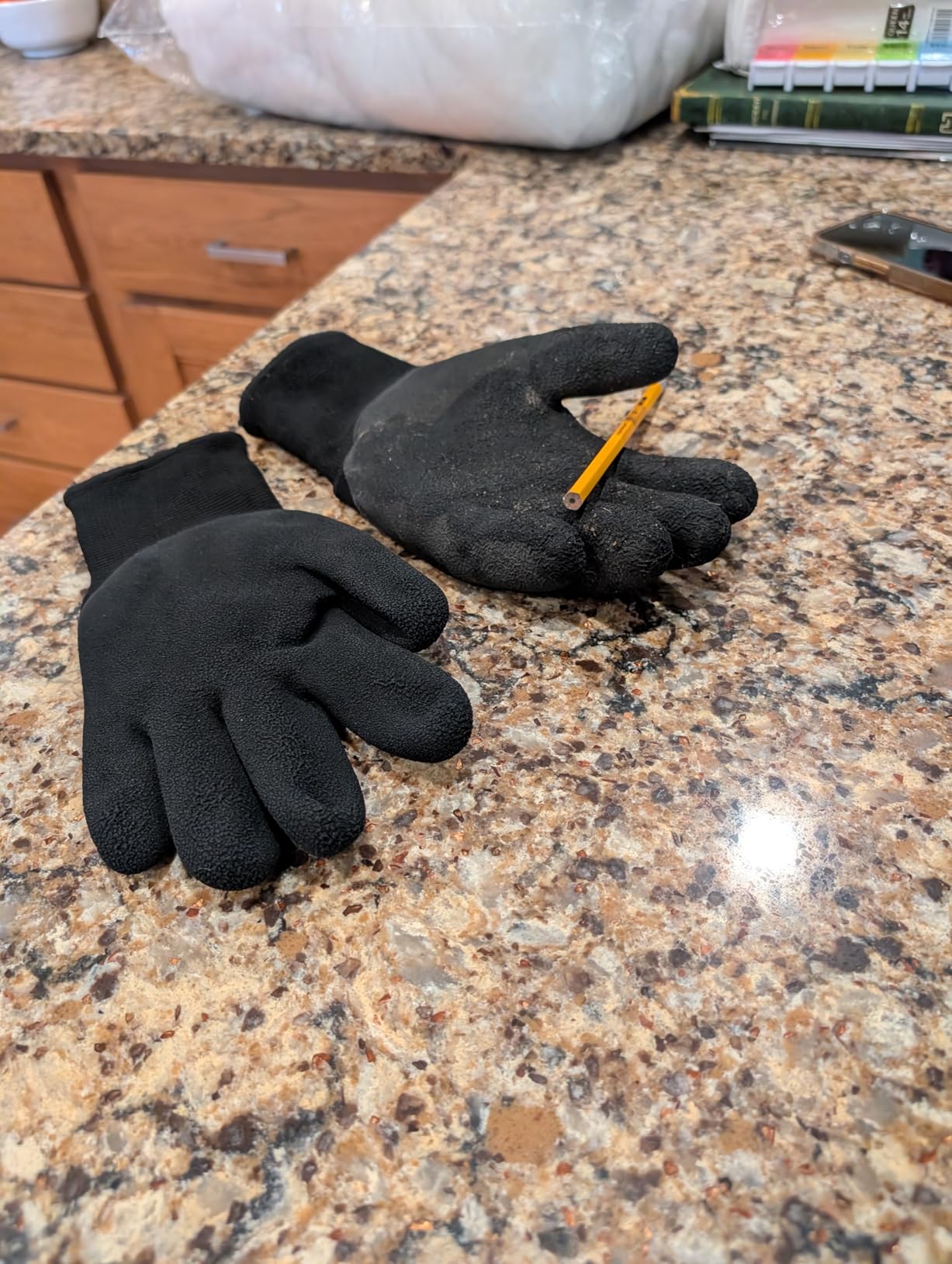 Dewalt Thermal Insulated Grip Glove 2 In 1 Design customer photo 2