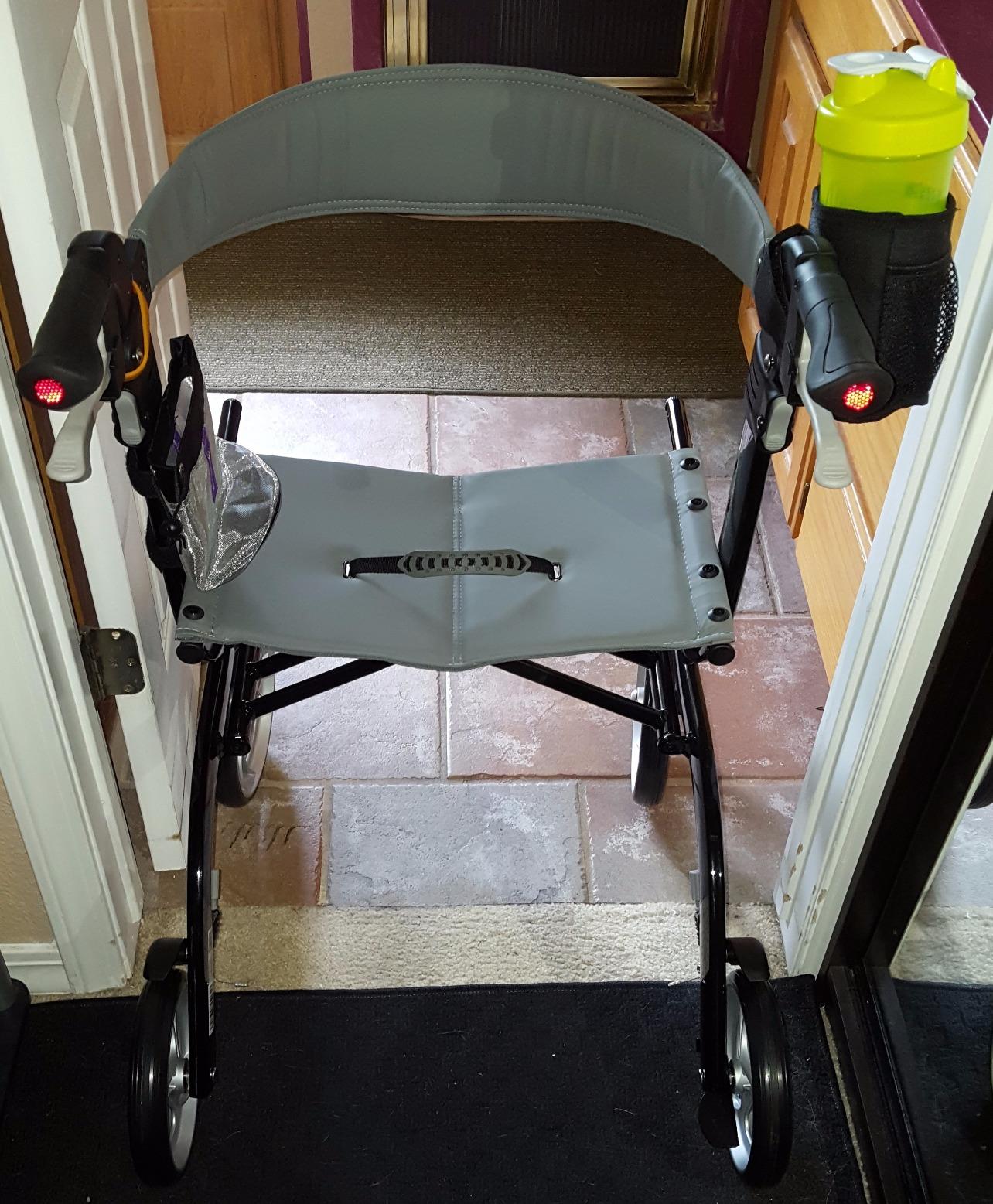 Drive Medical RTL10266BK Nitro Foldable Rollator Walker with Seat, Black customer photo 2