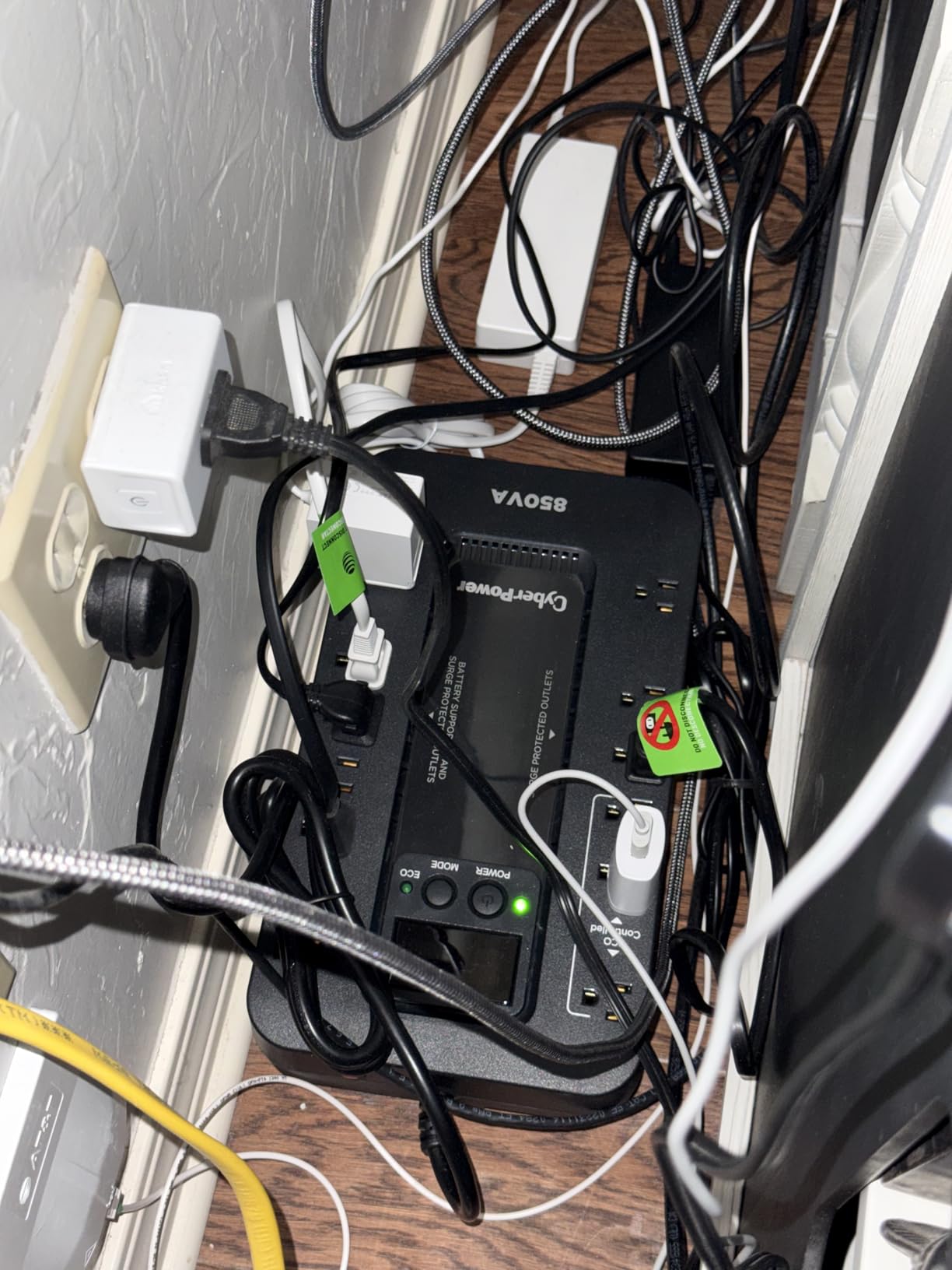 CyberPower EC850LCD Ecologic UPS Battery Backup and Surge Protector customer photo 2
