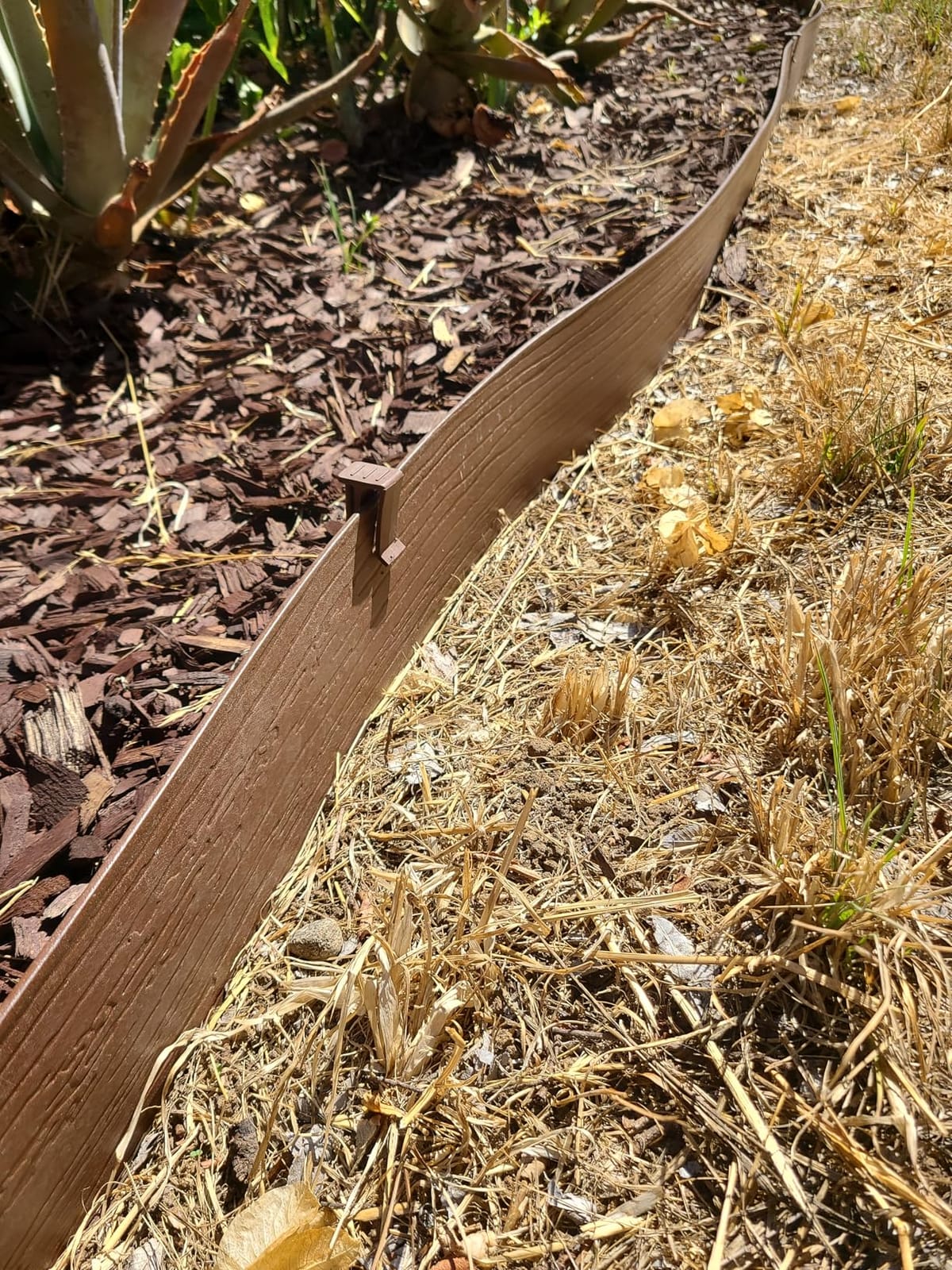 Master Mark Landscape Edging Coil (Terrace Board), 40 ft. x 4 in. Tall, Plastic Garden Edging Border with 10 Stakes, Brown customer photo 1